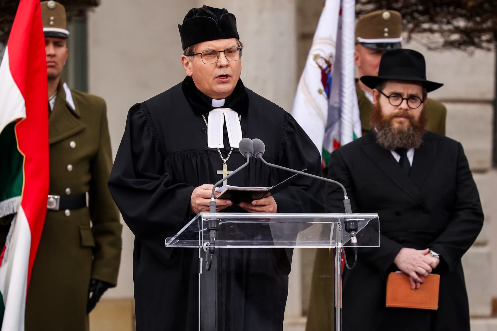 Sulyok Tamás Magyarország új köztársasági elnöke - beiktatási ceremónia a budapesti Szent György téren