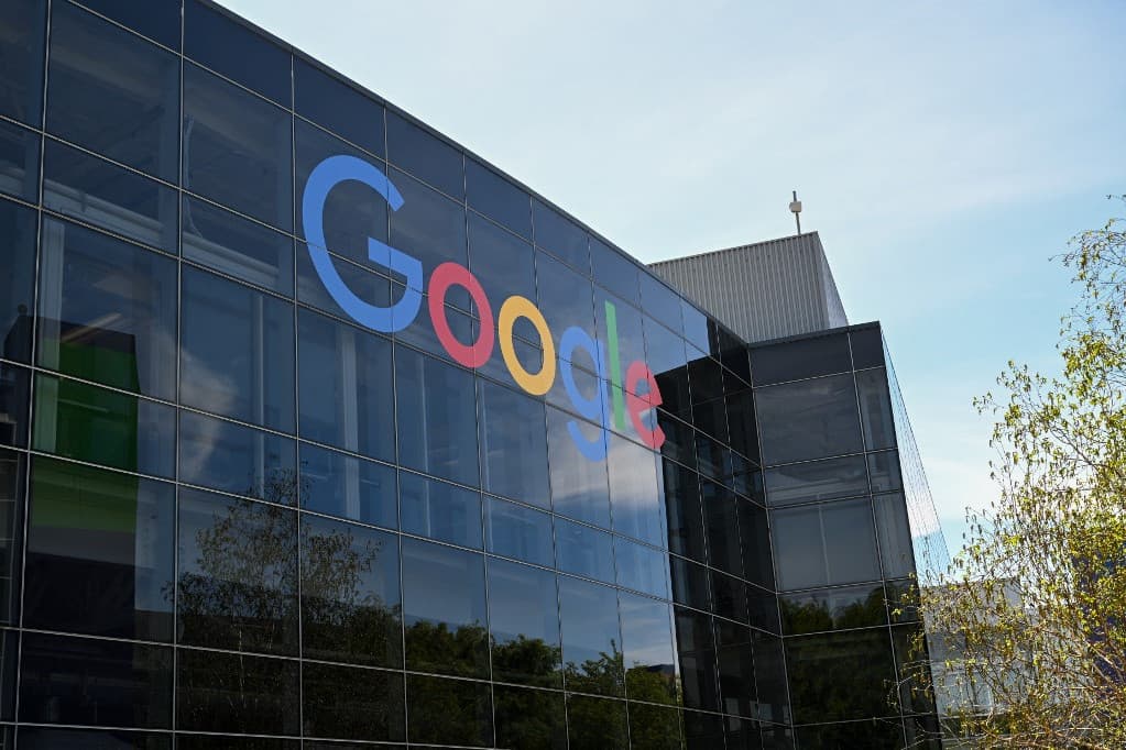 Leépíti dolgozóit a Google