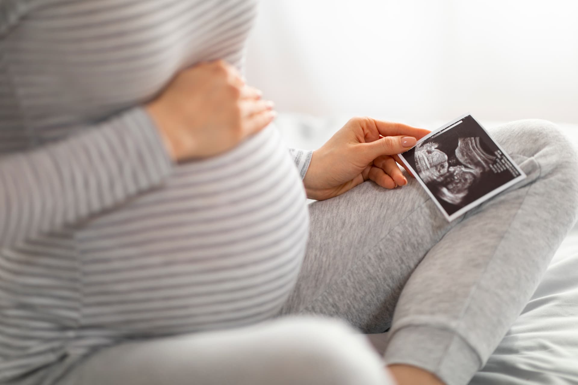 Kétszázmilliós házat vett a béranya a második szülése után