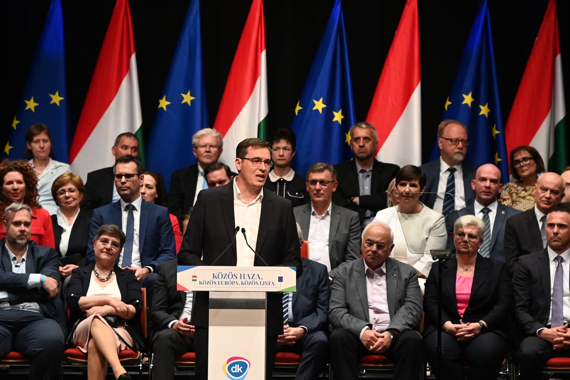 Dunakeszin kiugrott a DK-s nyúl a bokorból