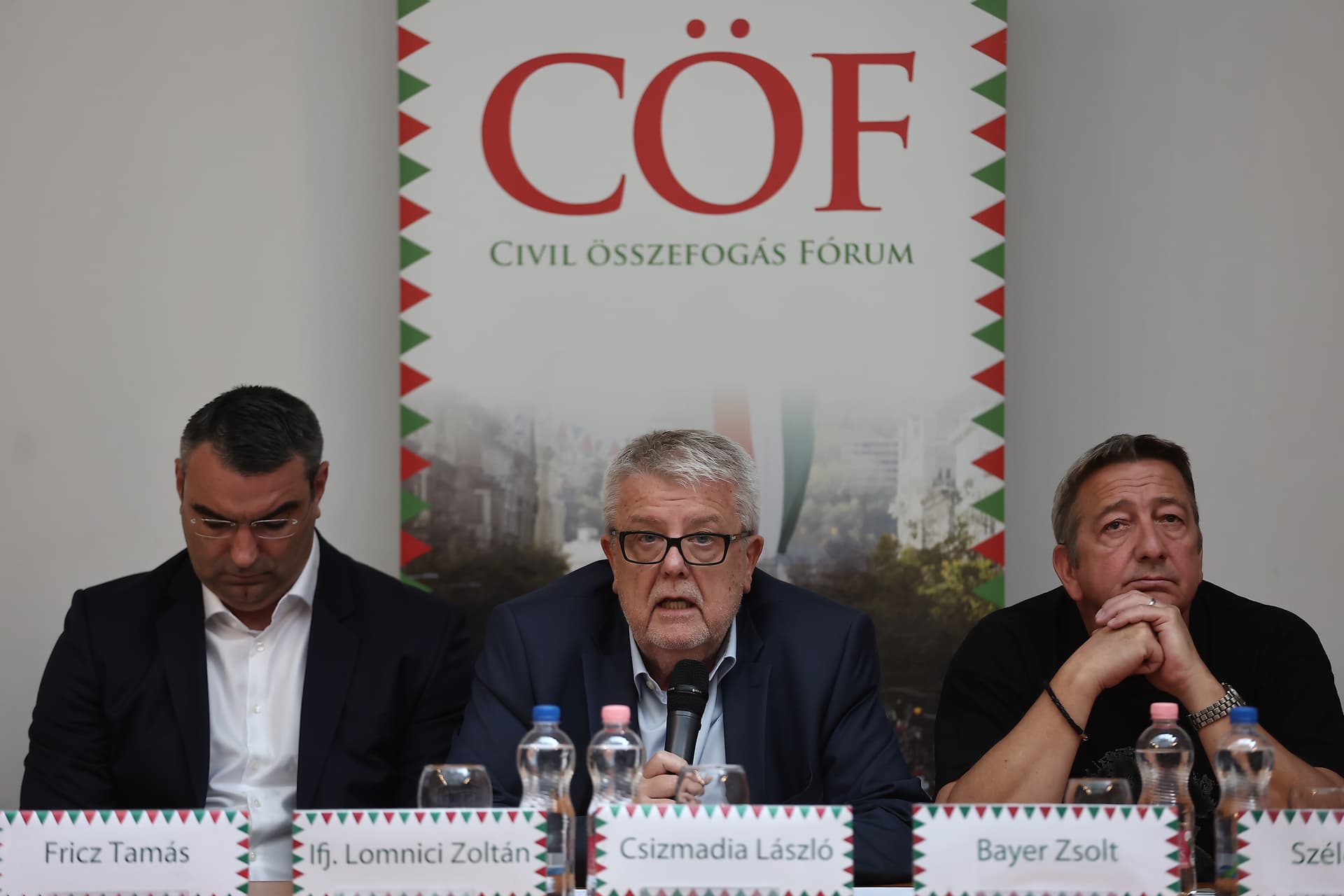 A rendkívüli sajtótájékoztató a hagyományosan ismert Békemenetről