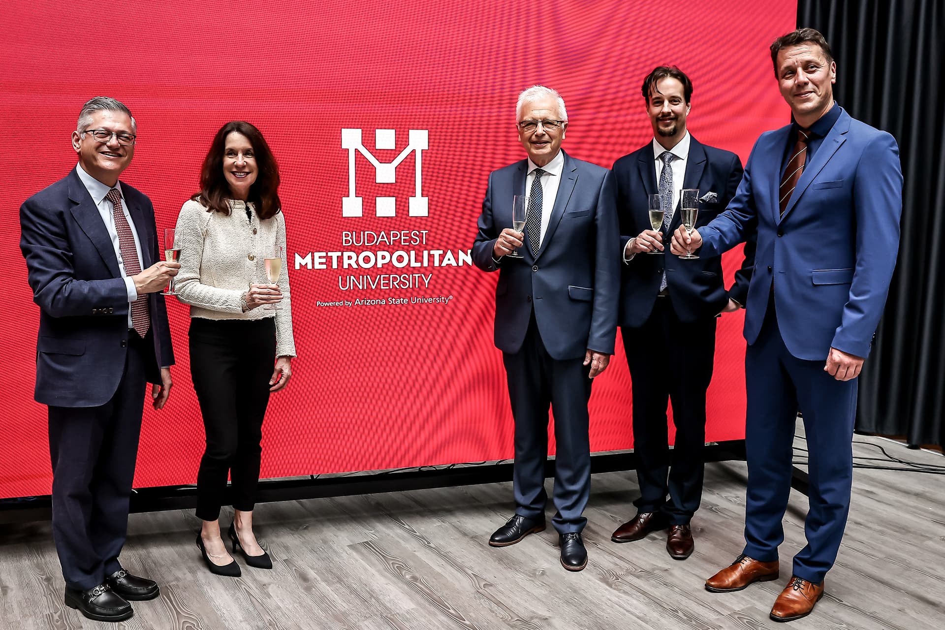 „Mindenhol és mindenkitől lehet tanulni, Magyarországtól különösen”