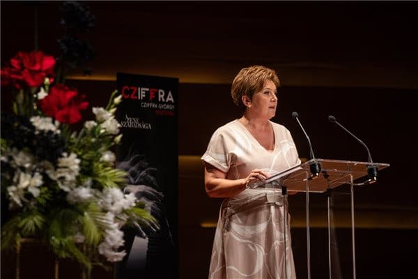 A történelem kihívásai a magyar embert nem áldozattá, hanem túlélővé tették
