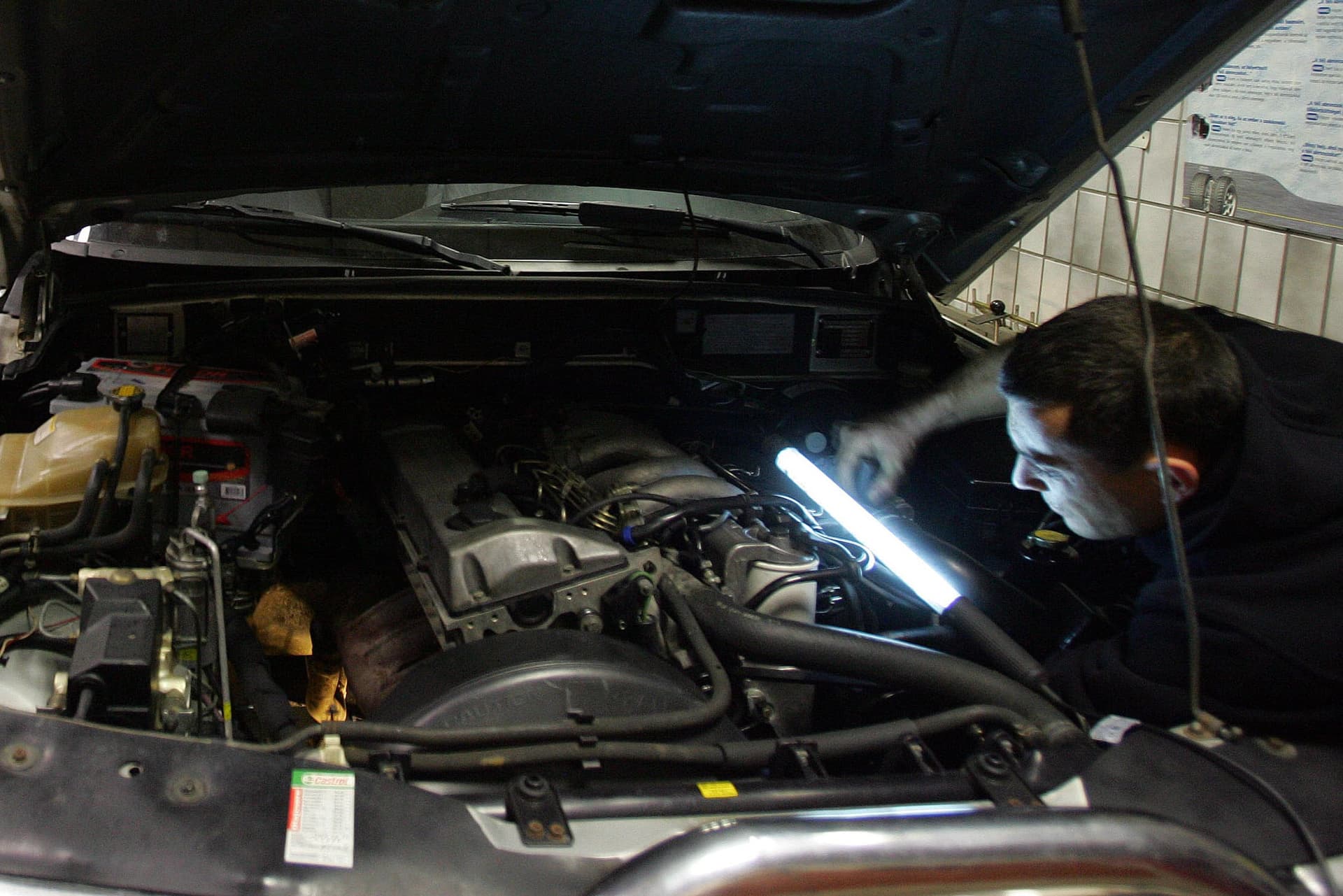 Egy egyszerű alkatrész „felrobbanthatja” az autója motorját