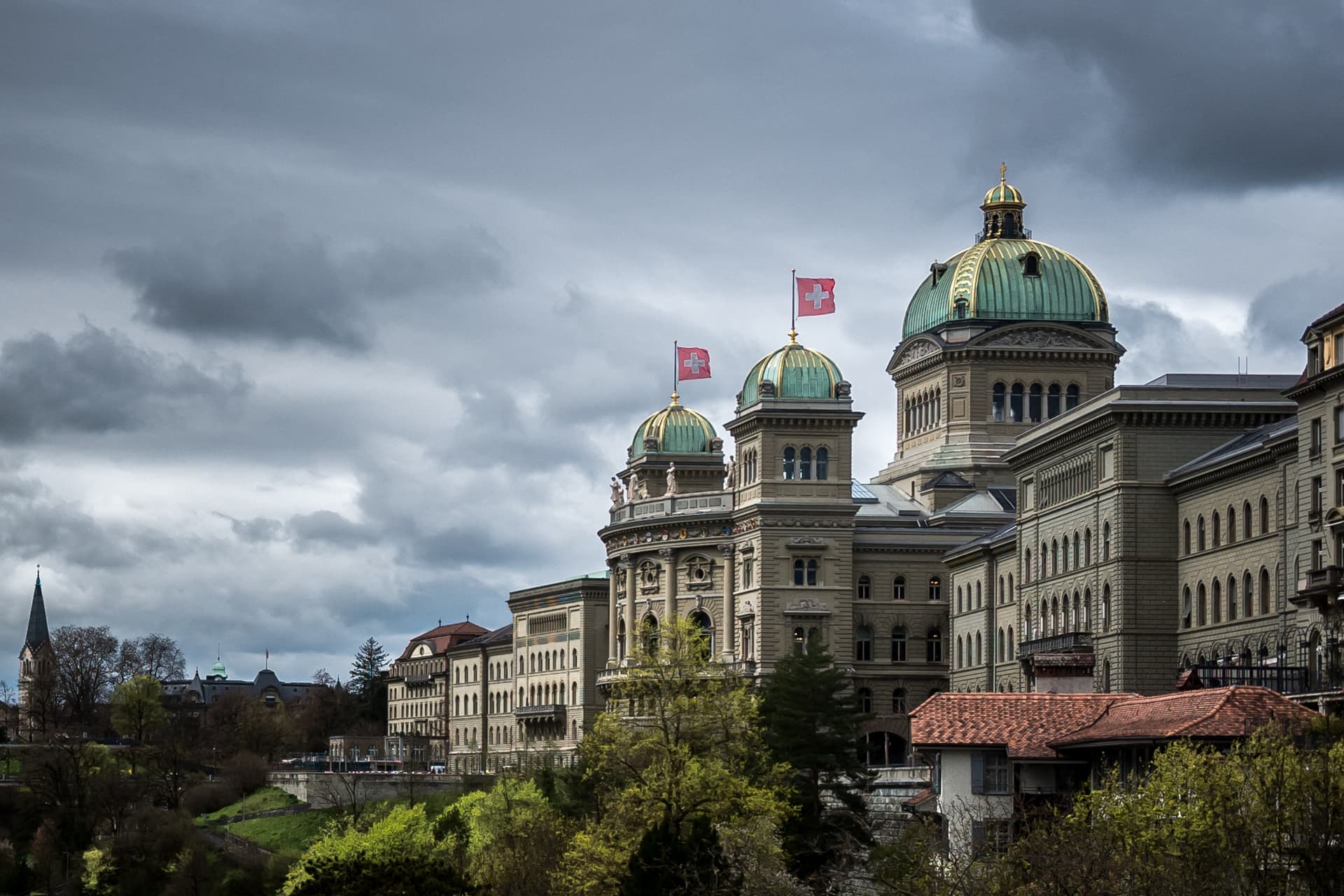 Elutasította a svájci parlament a strasbourgi emberi jogi bíróság elmarasztaló határozatát