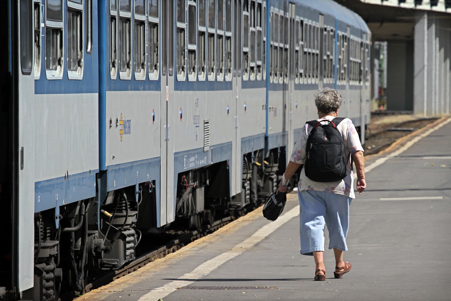 Több kocsival járnak az IC-vonatok az ünnepi hétvégén