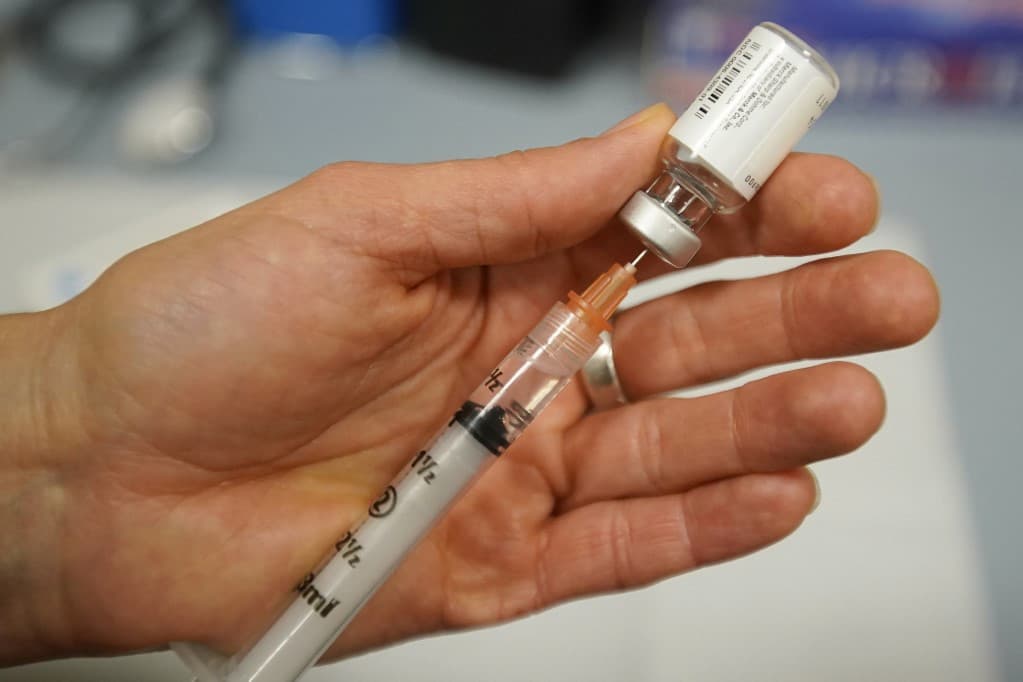 NNGYK: Igényelhetők december elejétől a térítésmentes Covid-vakcinák