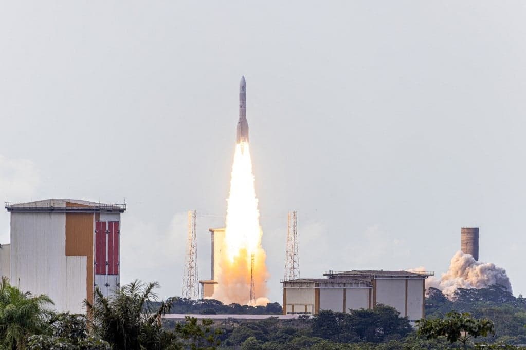 Első alkalommal indítottak teljes tolóerővel az Ariane 6 európai hordozórakétát