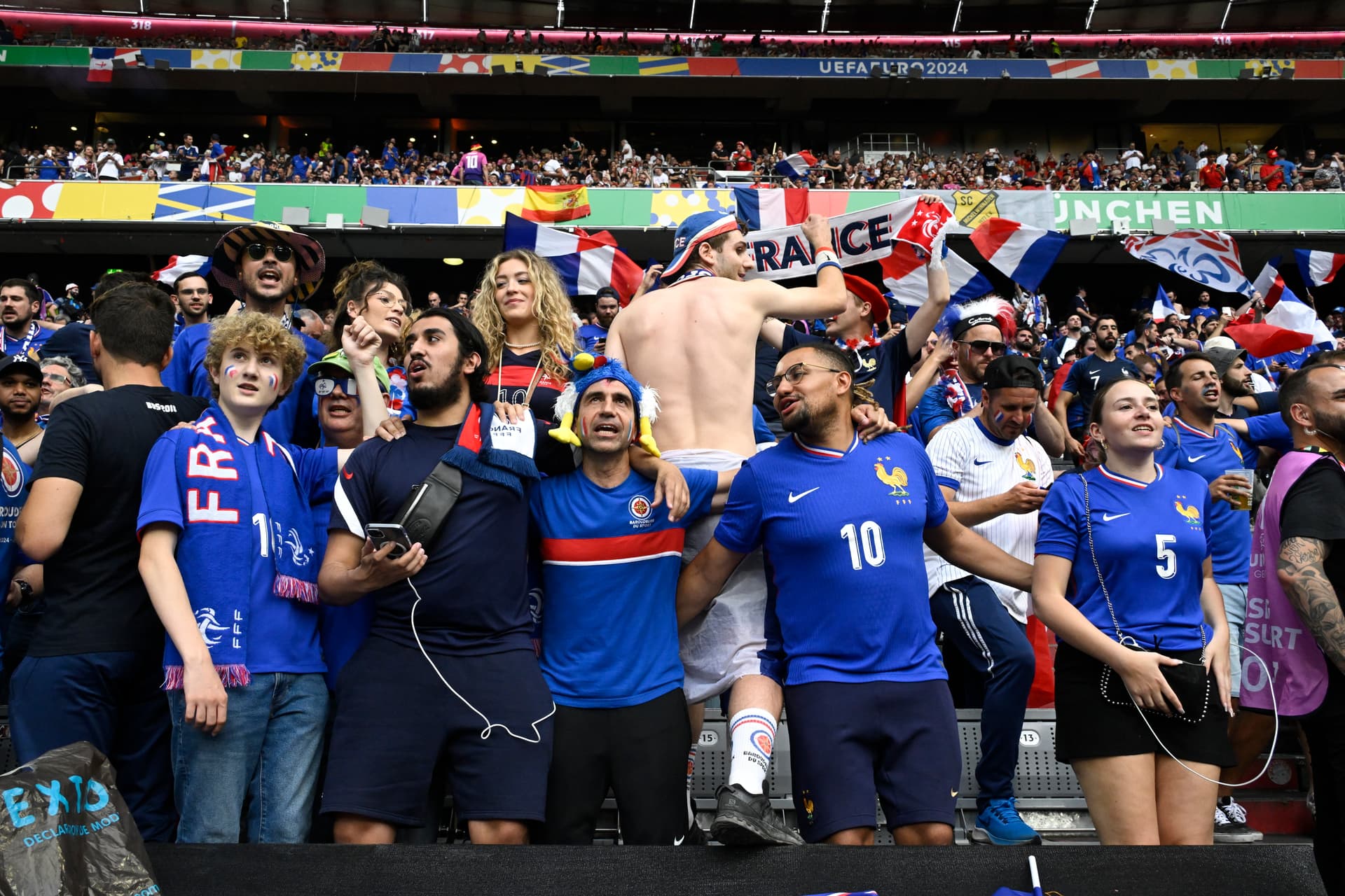 Szurkolók az EURO 2024  Spanyolország-Franciaország mérkőzésen 2024. július 9-én