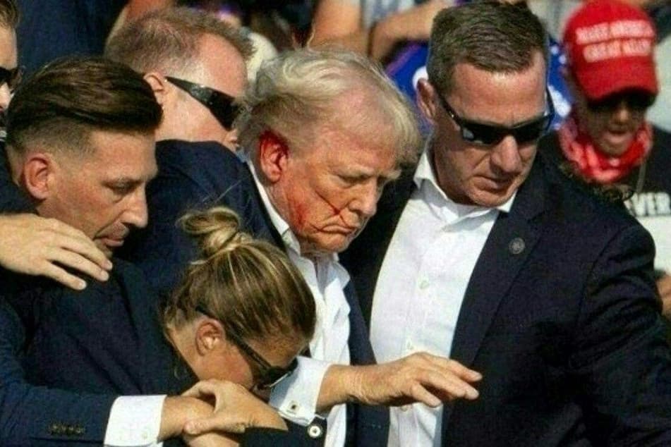 Mesterlövész támadt Donald Trumpra