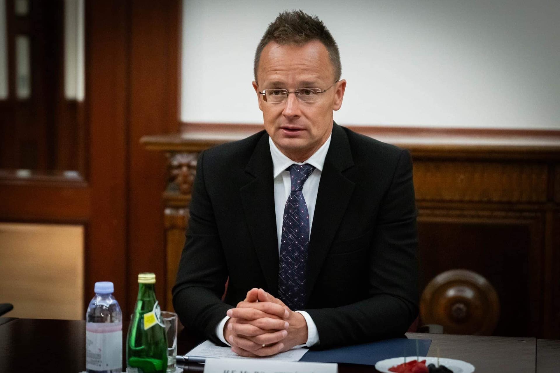 Szijjártó Péter: Magyarország és Románia közlekedési megállapodást írt alá