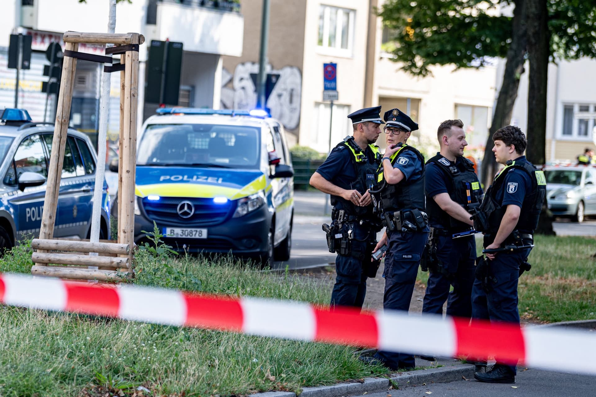 Heten sérültek meg késes támadásban egy berlini menekültközpontban