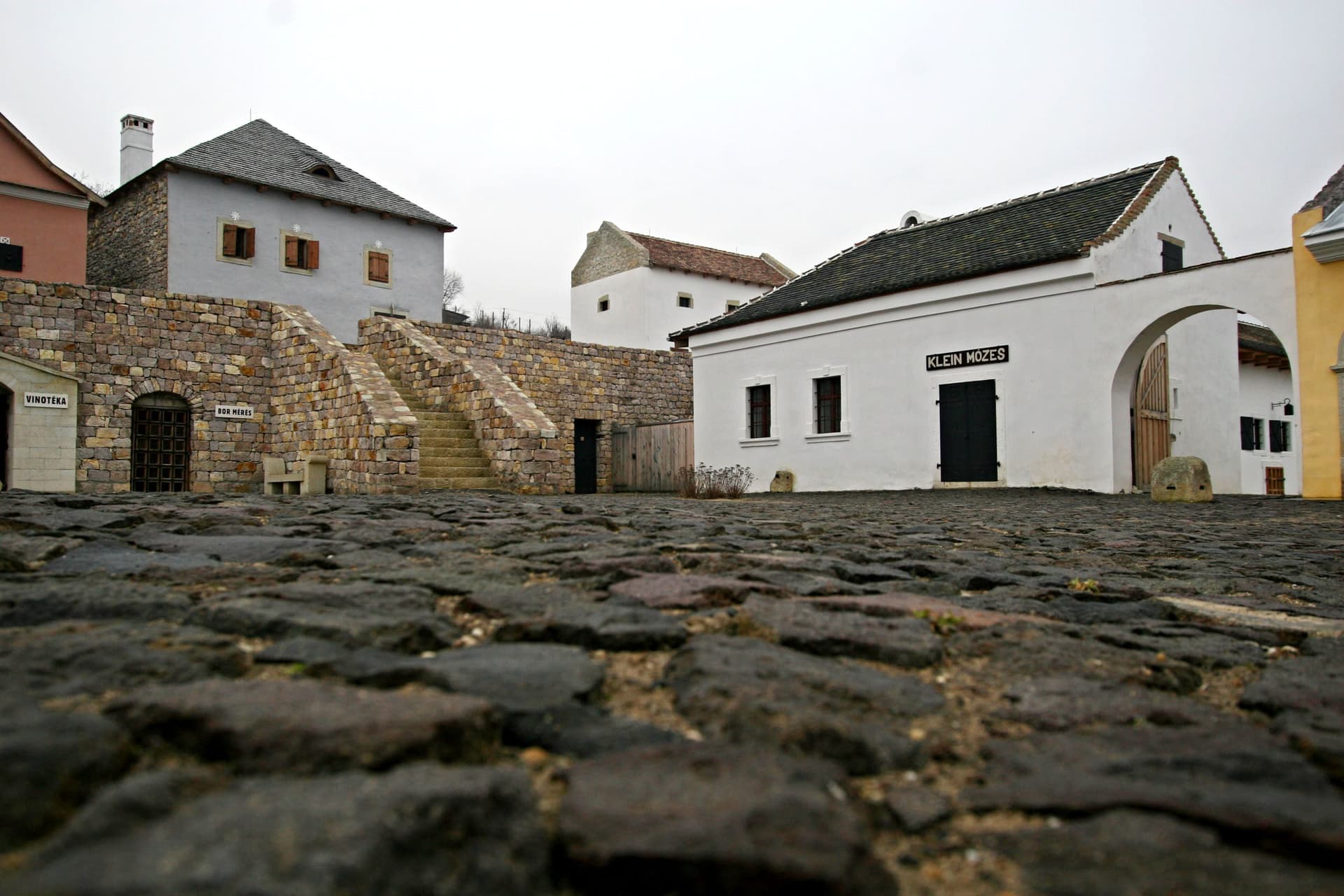 Tűz veszélyeztette a szentendrei skanzent