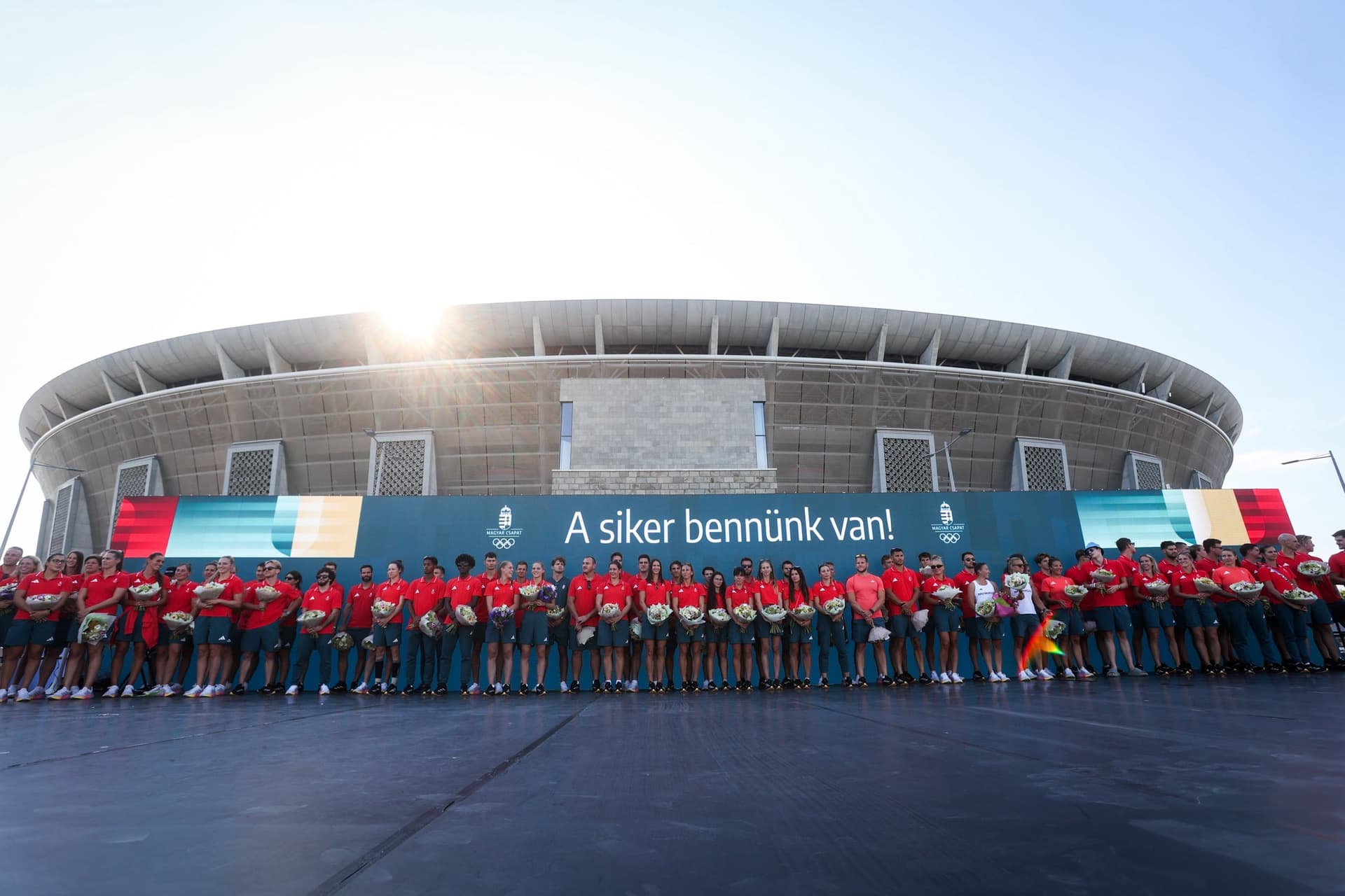 Ünneplő tömeg fogadta olimpikonjainkat + GALÉRIA
