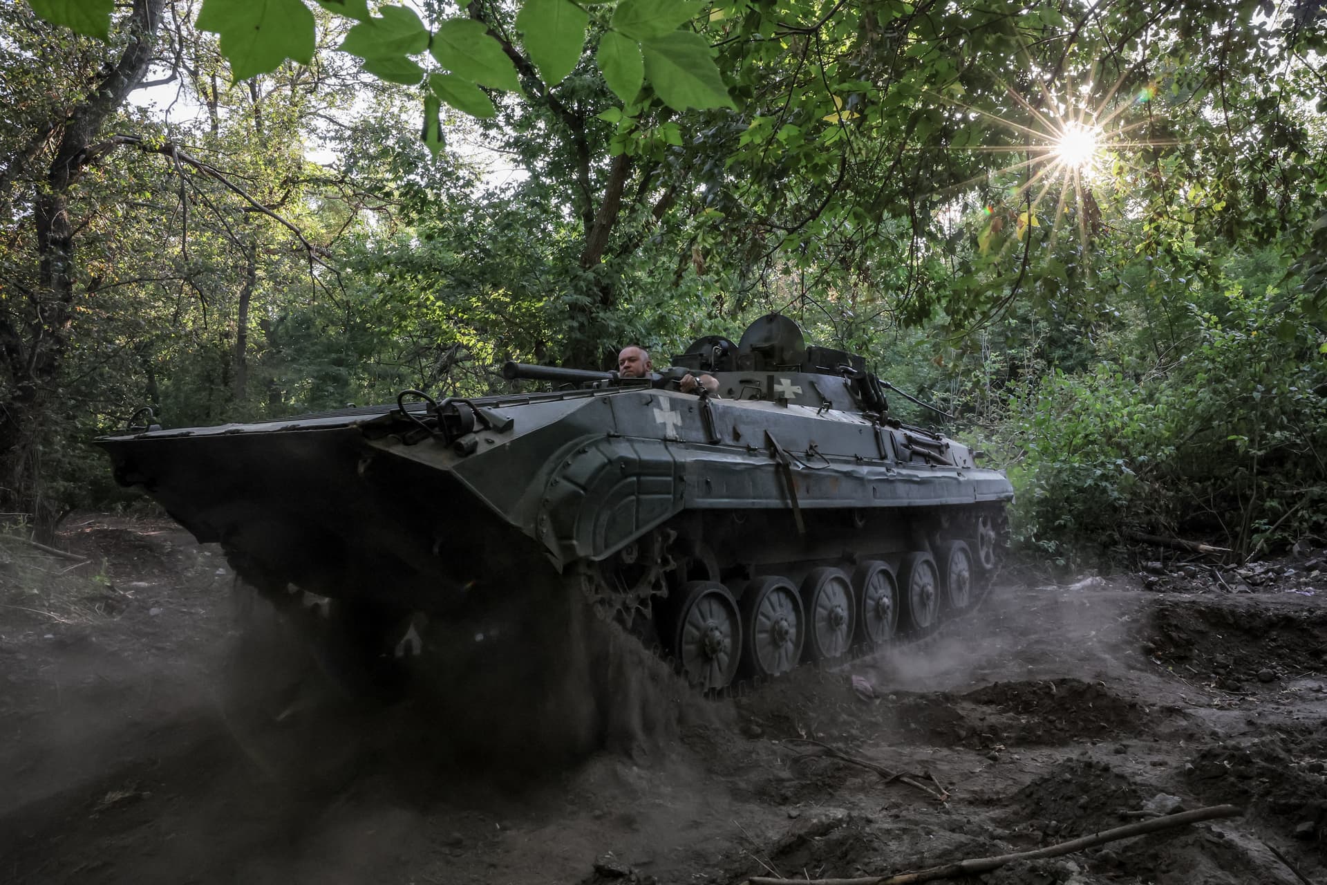 A szervezett bűnözés elleni hivatal fogja vizsgálni az Ukrajnának adott hadieszközök ügyét Szlovákiában