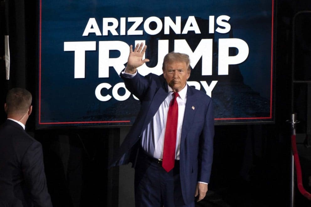 Lövések dördültek Trump közelében