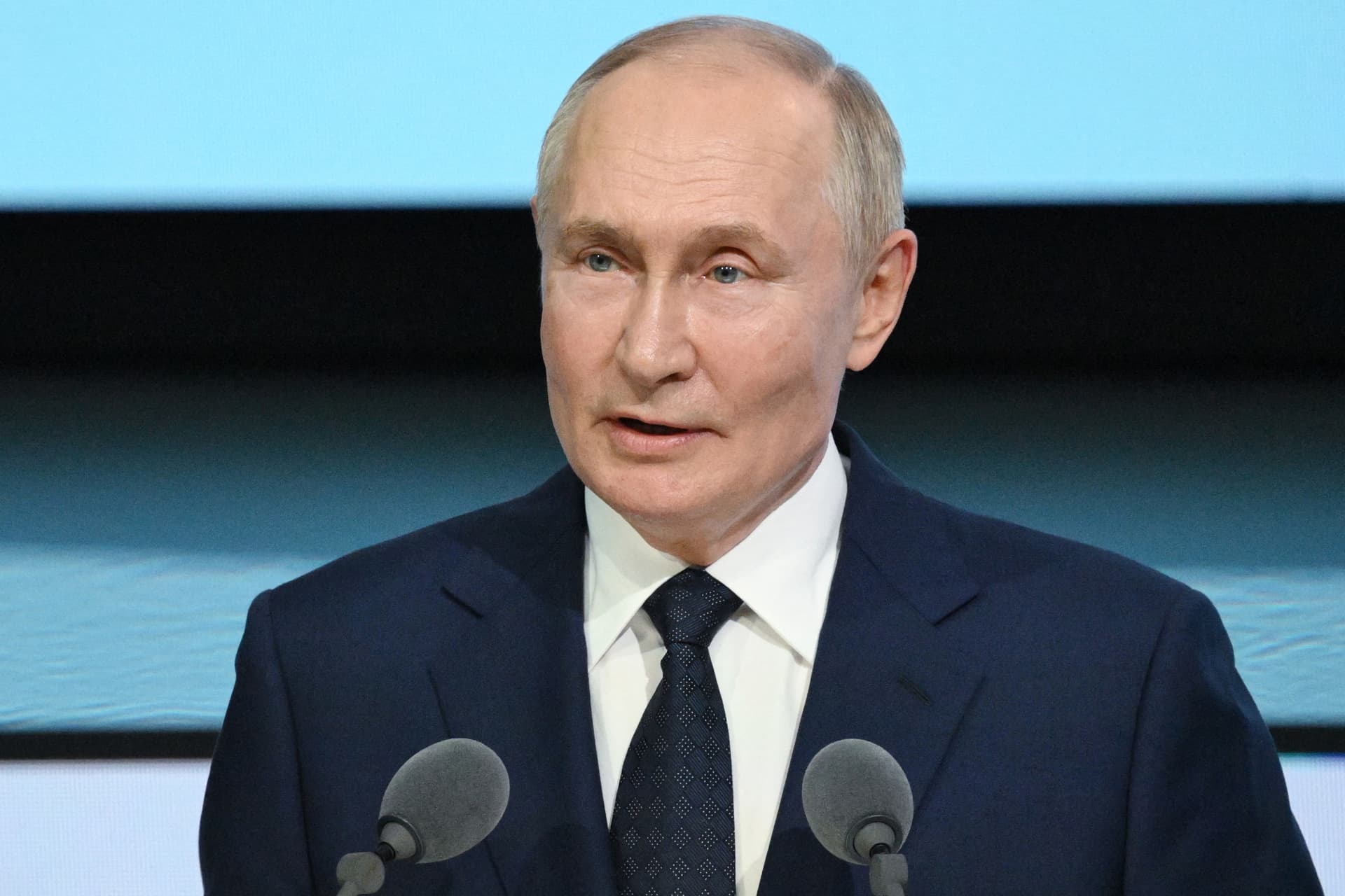 Peszkov Putyin reakcióiról beszélt