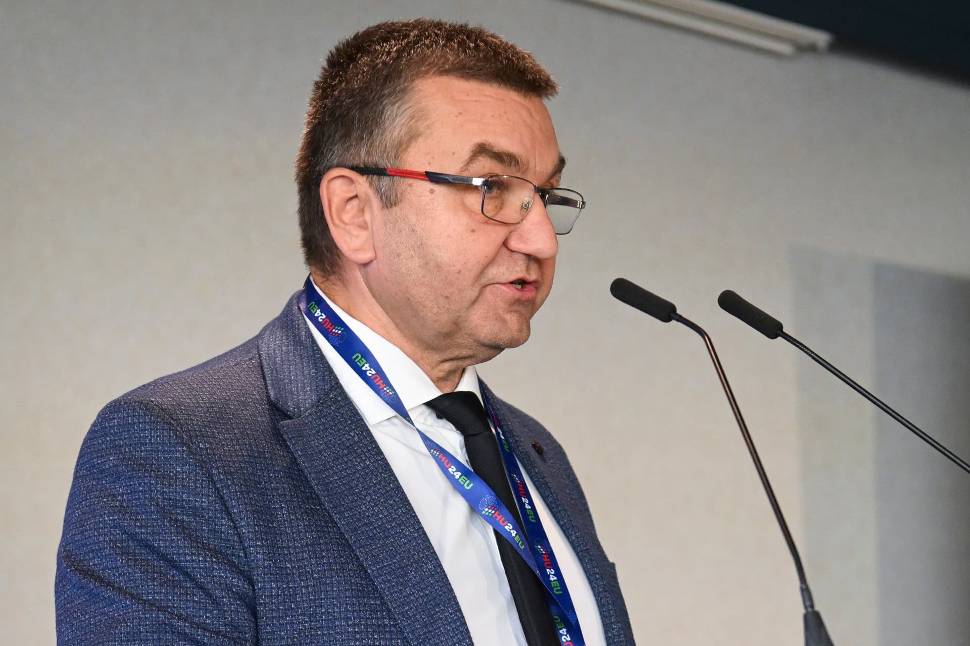 Czomba Sándor: A minimálbérnek 2027 január 1-jére el kell érnie a rendszeres bruttó átlagkereset ötven százalékát