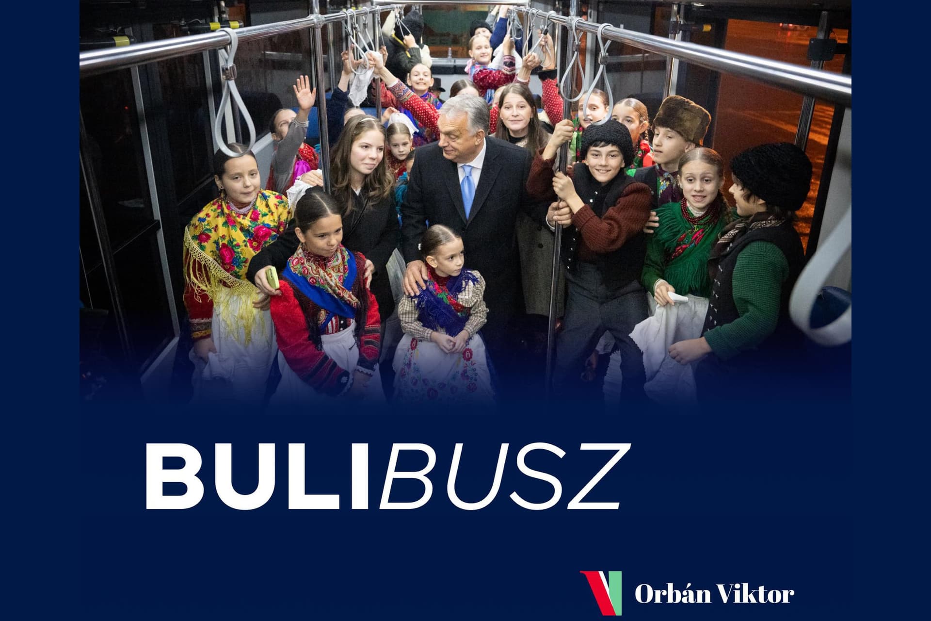 Bulibuszra szállt Orbán, mindenki táncra perdült körülötte + VIDEÓ