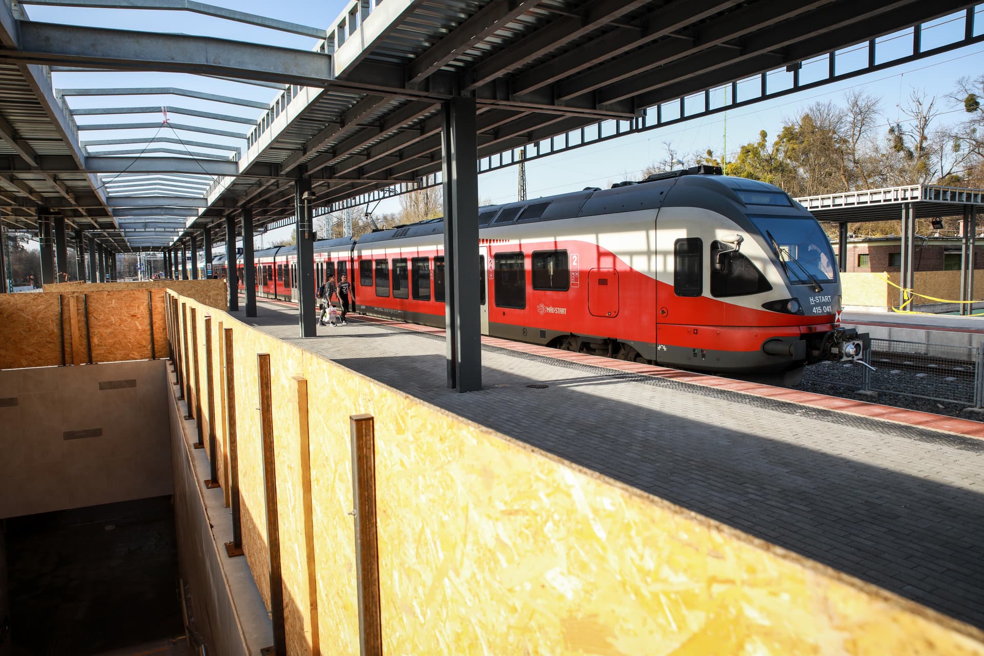 Autóval ütközött össze egy vonat Budapesten