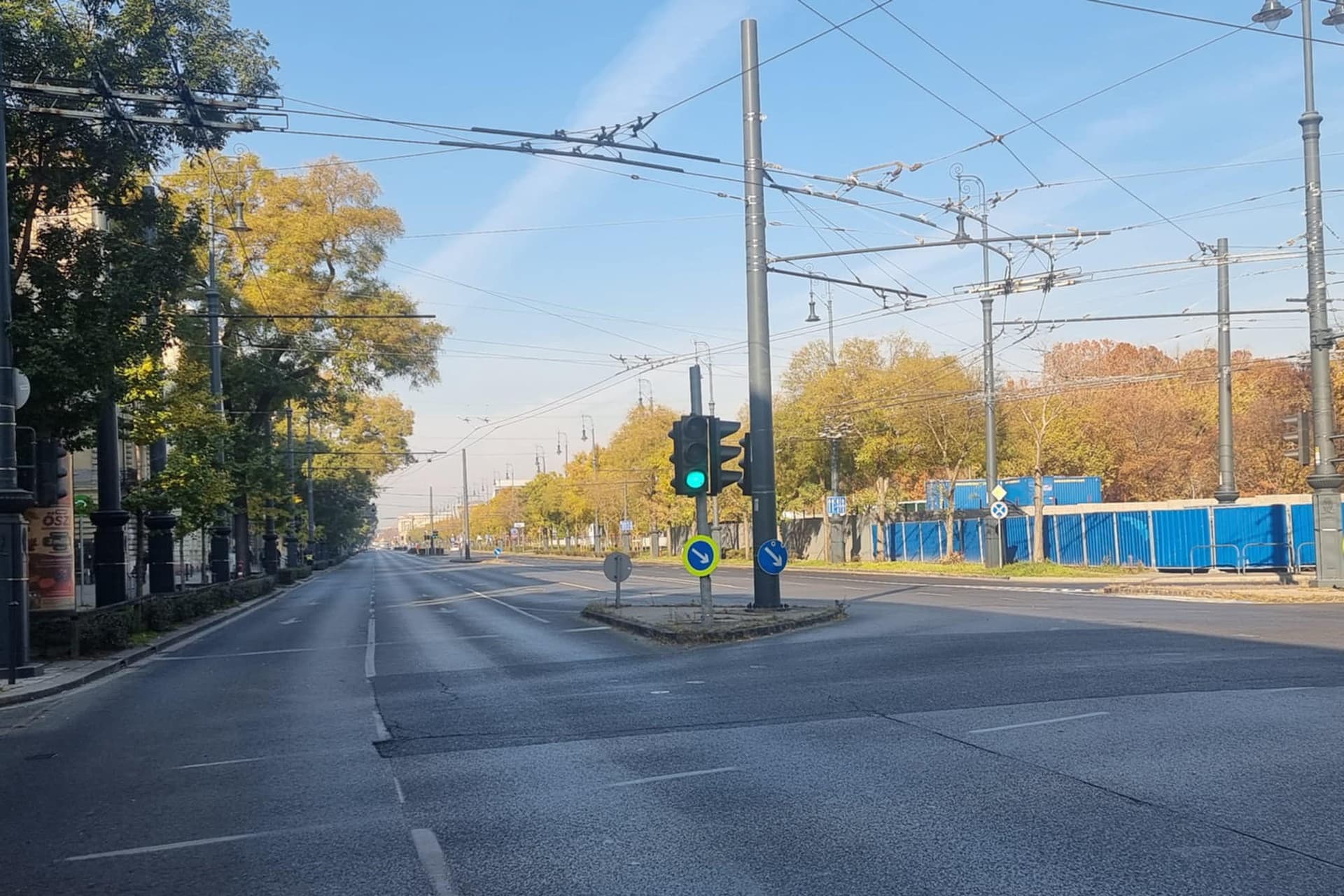 budapest dózsa györgy út közlekedési lámpa