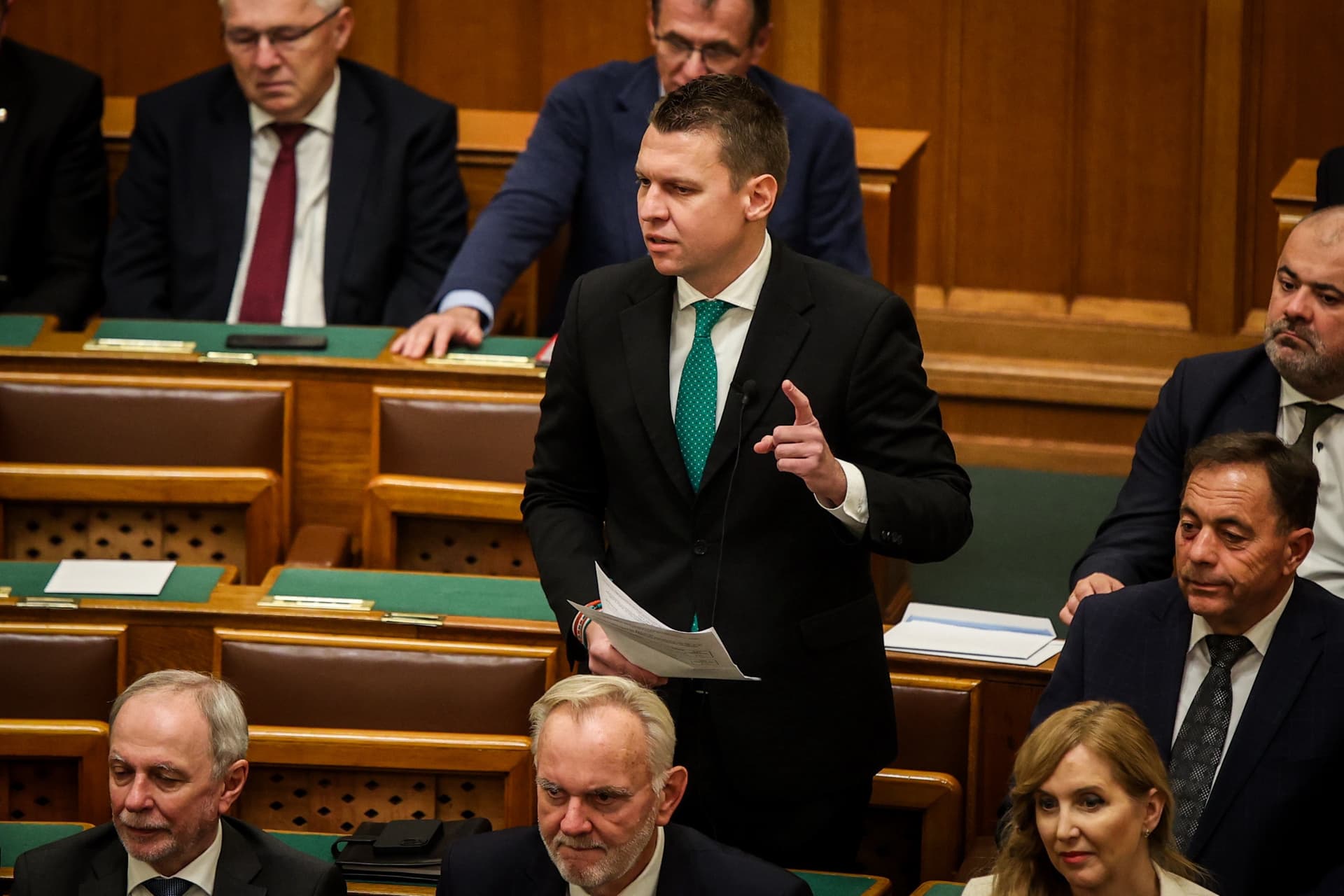 Menczer Tamás: Magyar Péter tanácsadója háborút akar