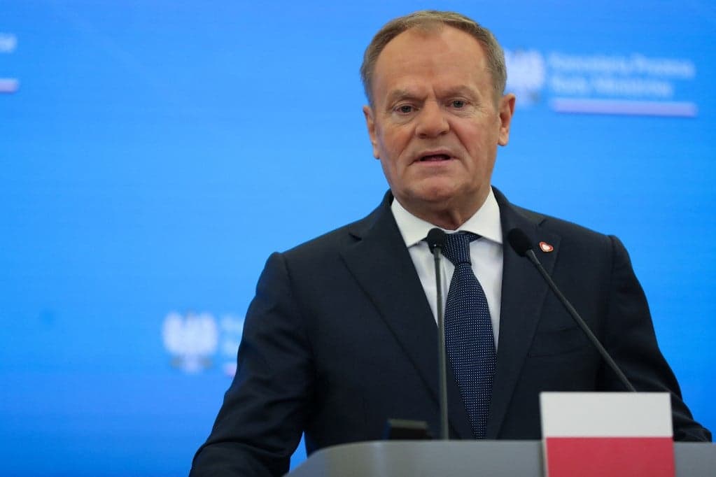 Donald Tusk kész segíteni a kitoloncolás lengyel érintettjeinek