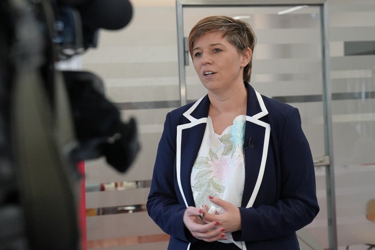Varga-Bajusz Veronika: Jövőre is emelkedik a szakképzésben oktatók bére