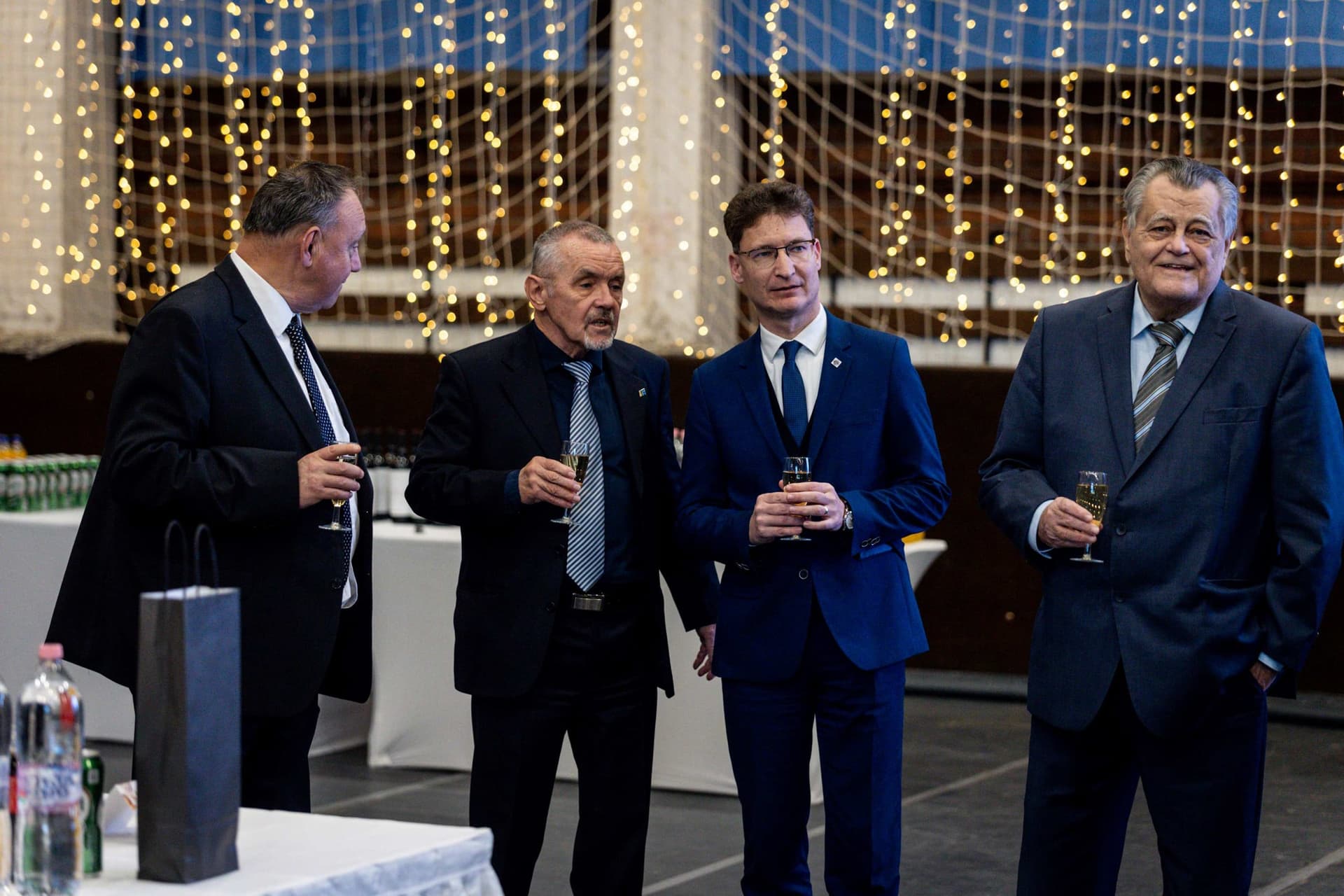 Videoton karácsony, Széles Gábor