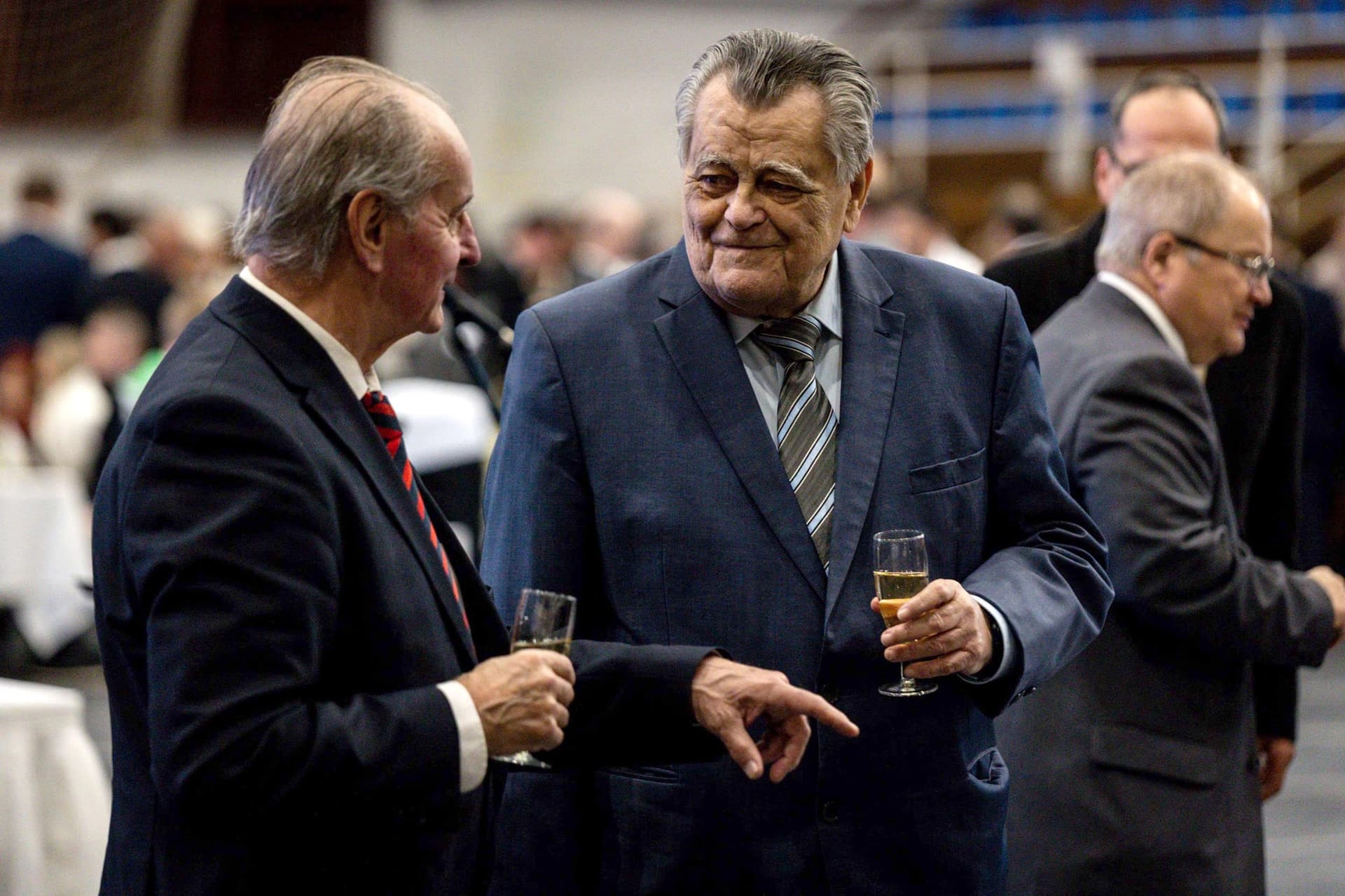 Videoton karácsony, Széles Gábor
