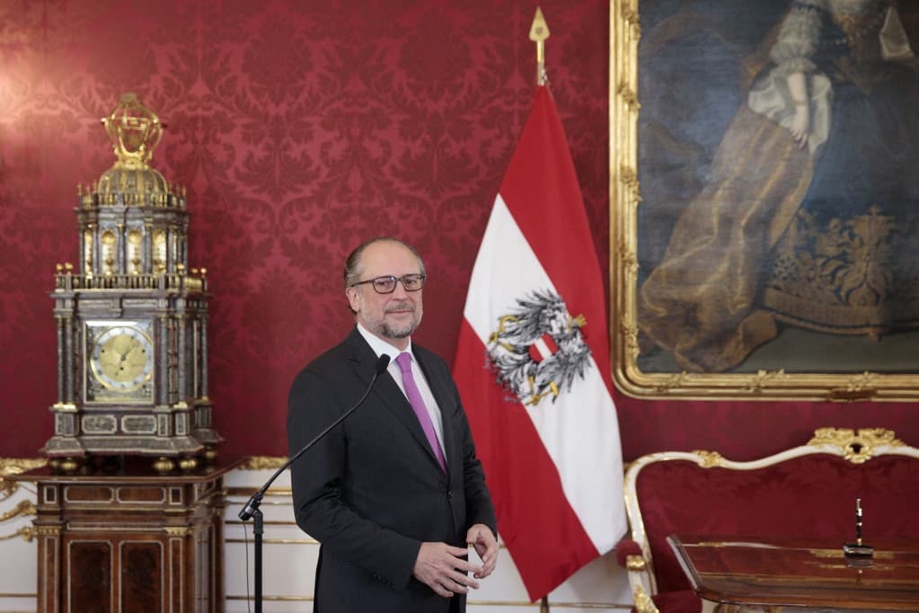 Letette a hivatali esküt Ausztria új ügyvivő kancellárja