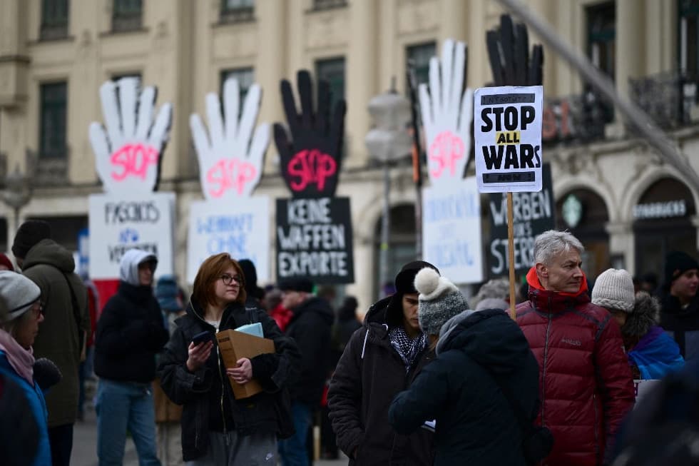 Tüntetnek Zelenszkij, a német politika és a NATO ellen Münchenben