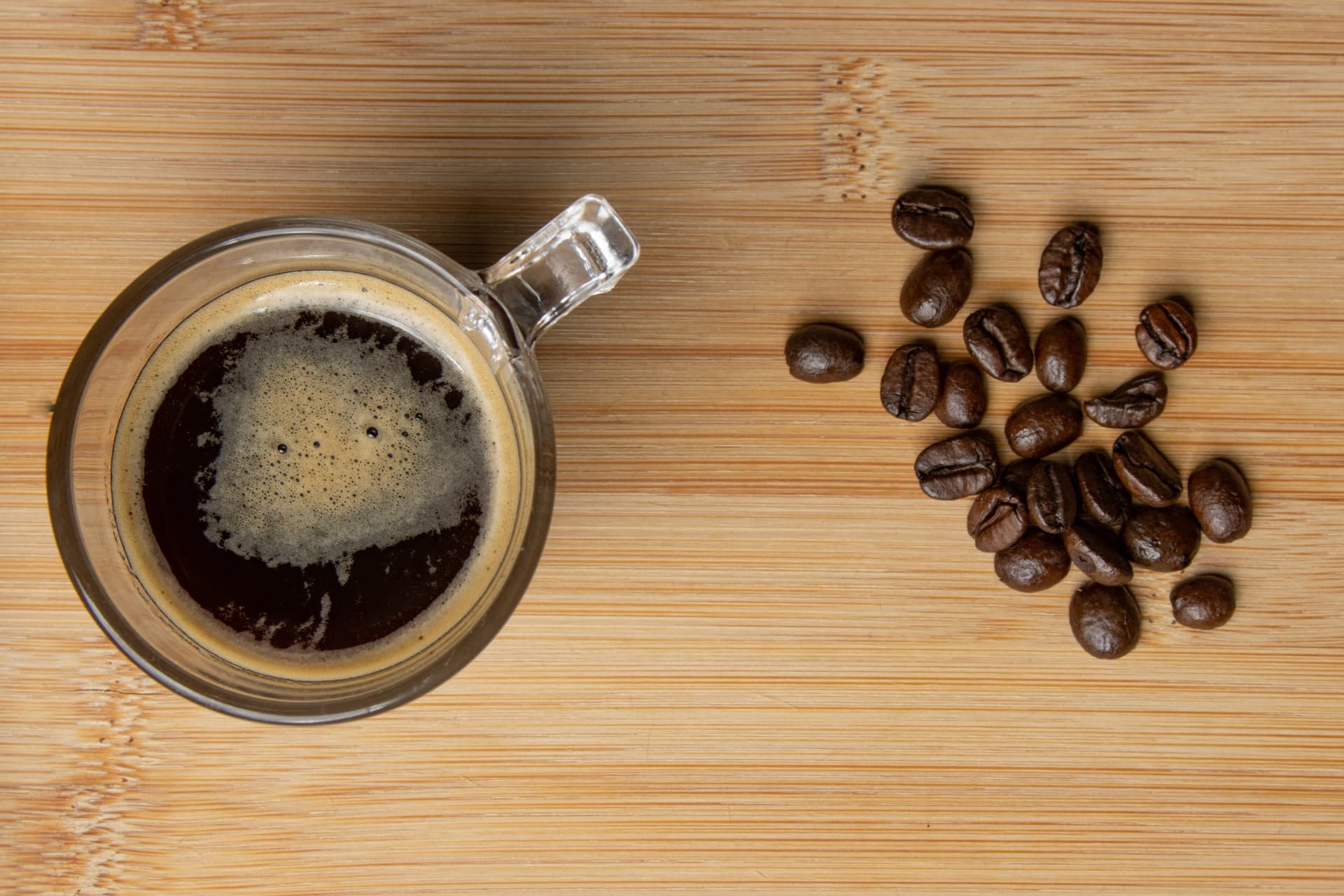 Kevesebb kávét iszunk, a koffeinfogyasztás azonban az egekben