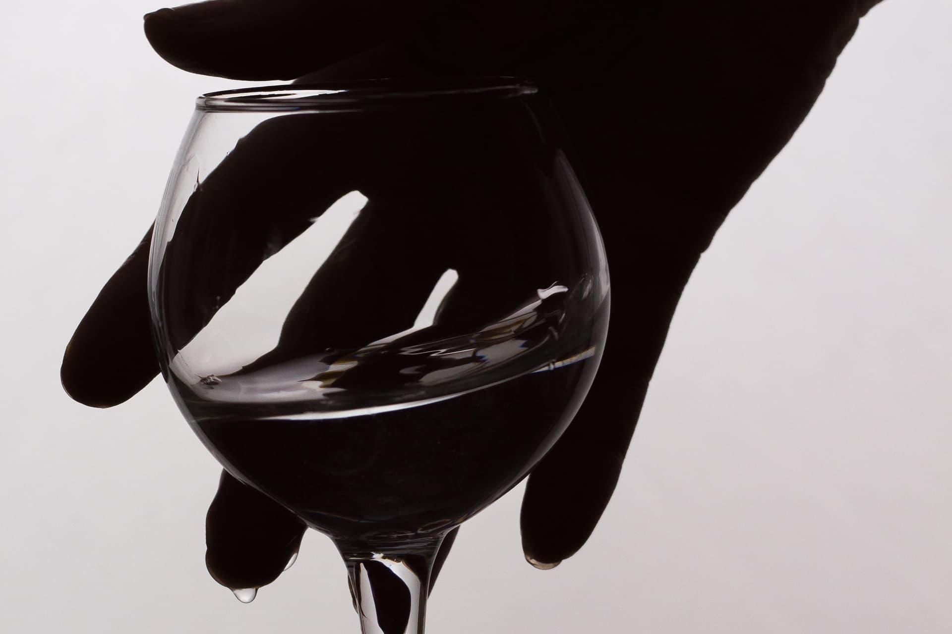 Az alkoholizmusra utaló figyelmeztető jelek
