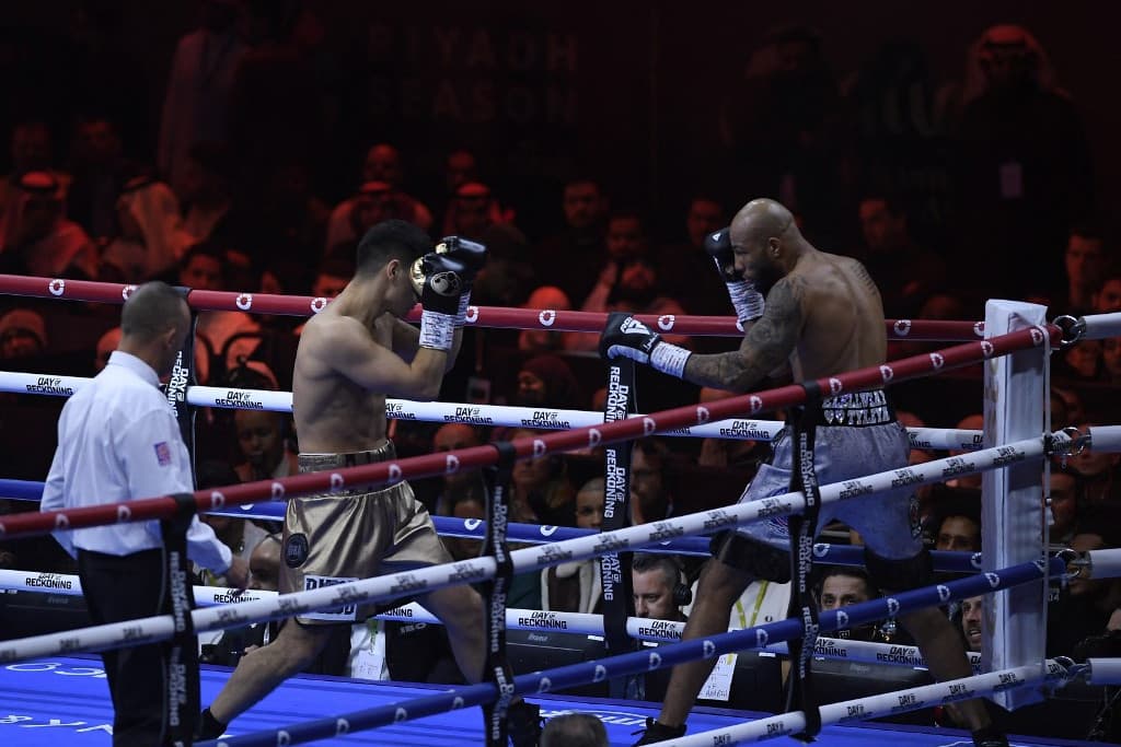Vitathatatlan: Dmitrij Bivol a félnehézsúly abszolút világbajnoka