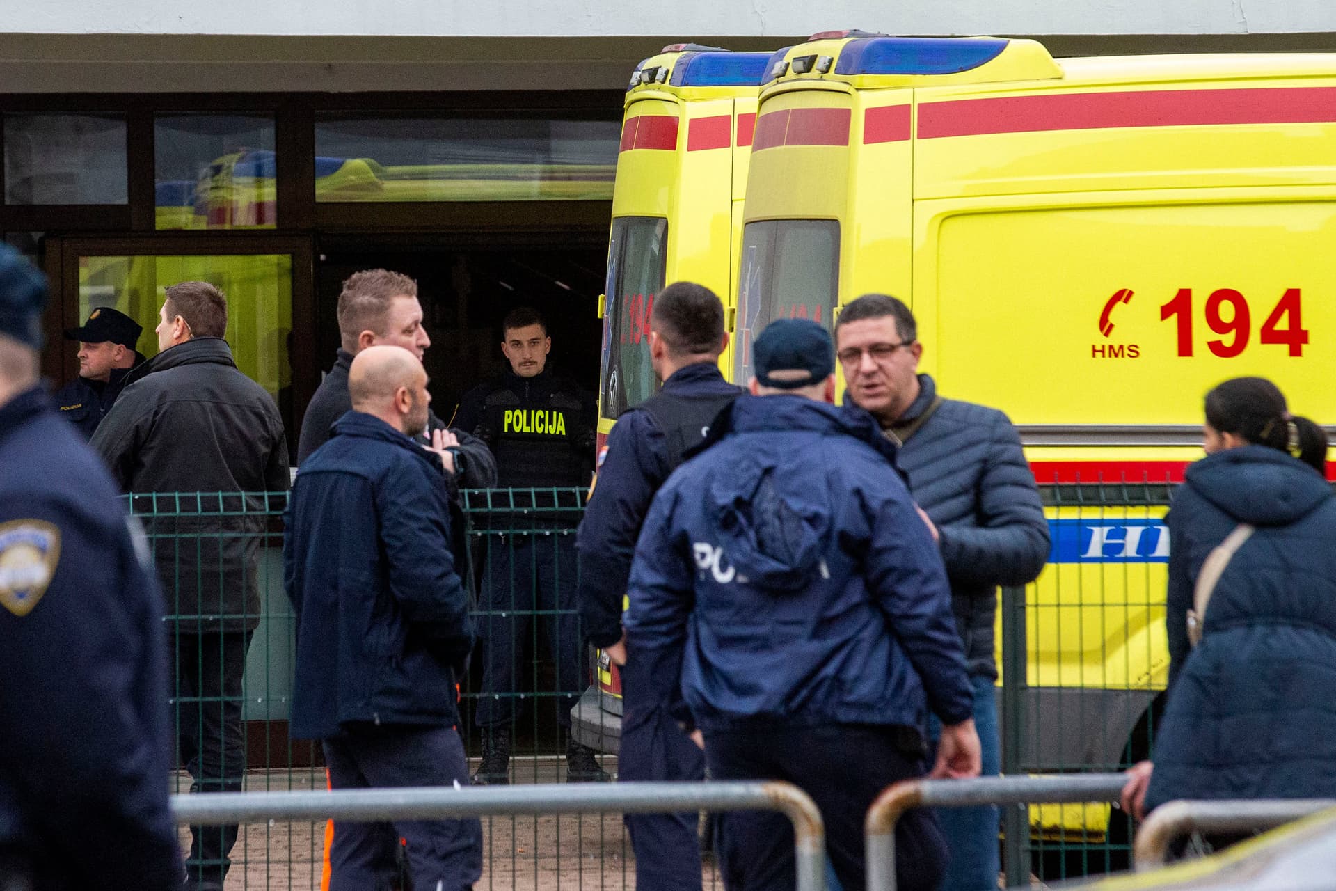 Lelőttek egy bankrablót a rendőrök