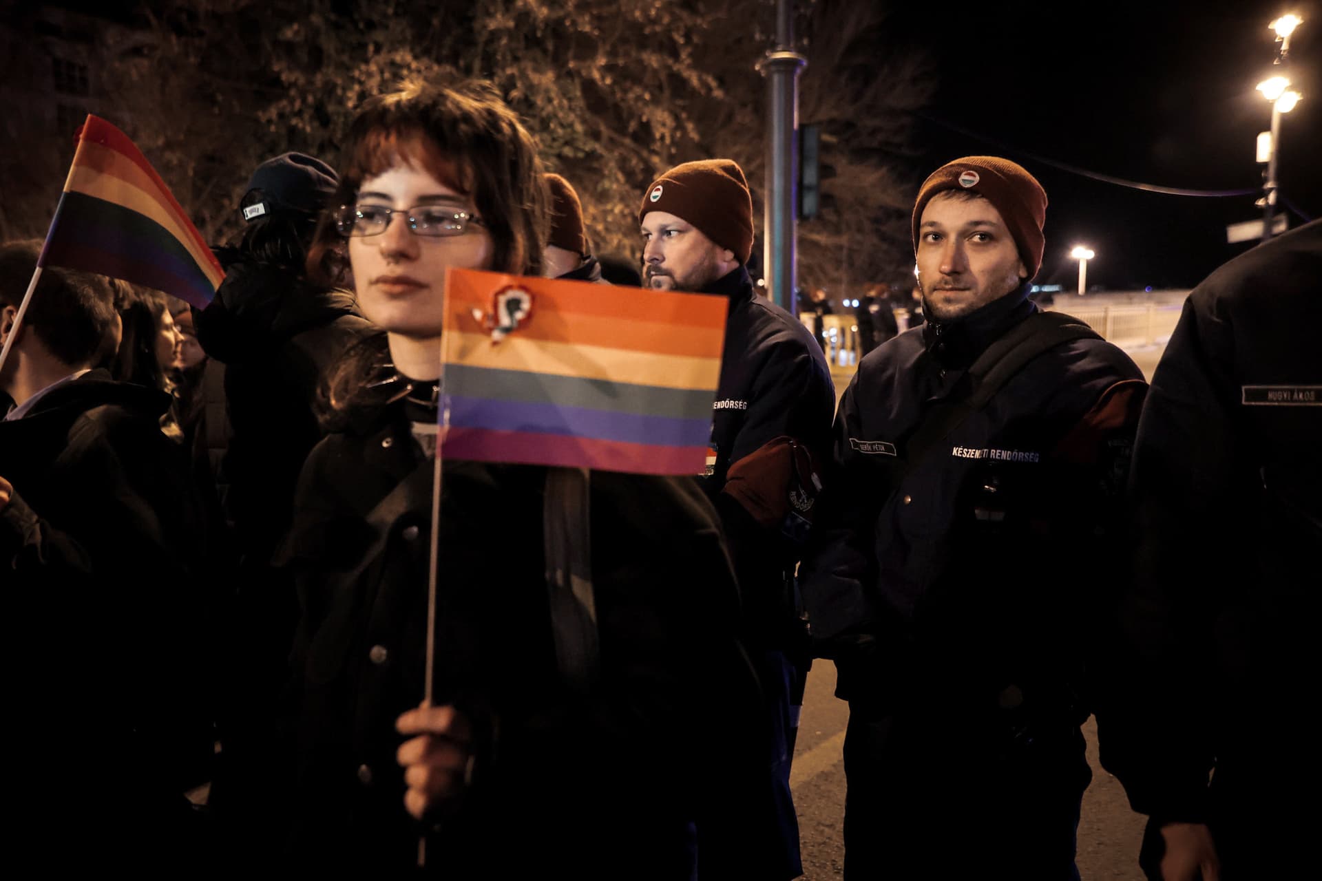 Pride tüntetés pride hídfoglalók Margit híd Pride-törvény Pride törvény gyülekezési jog