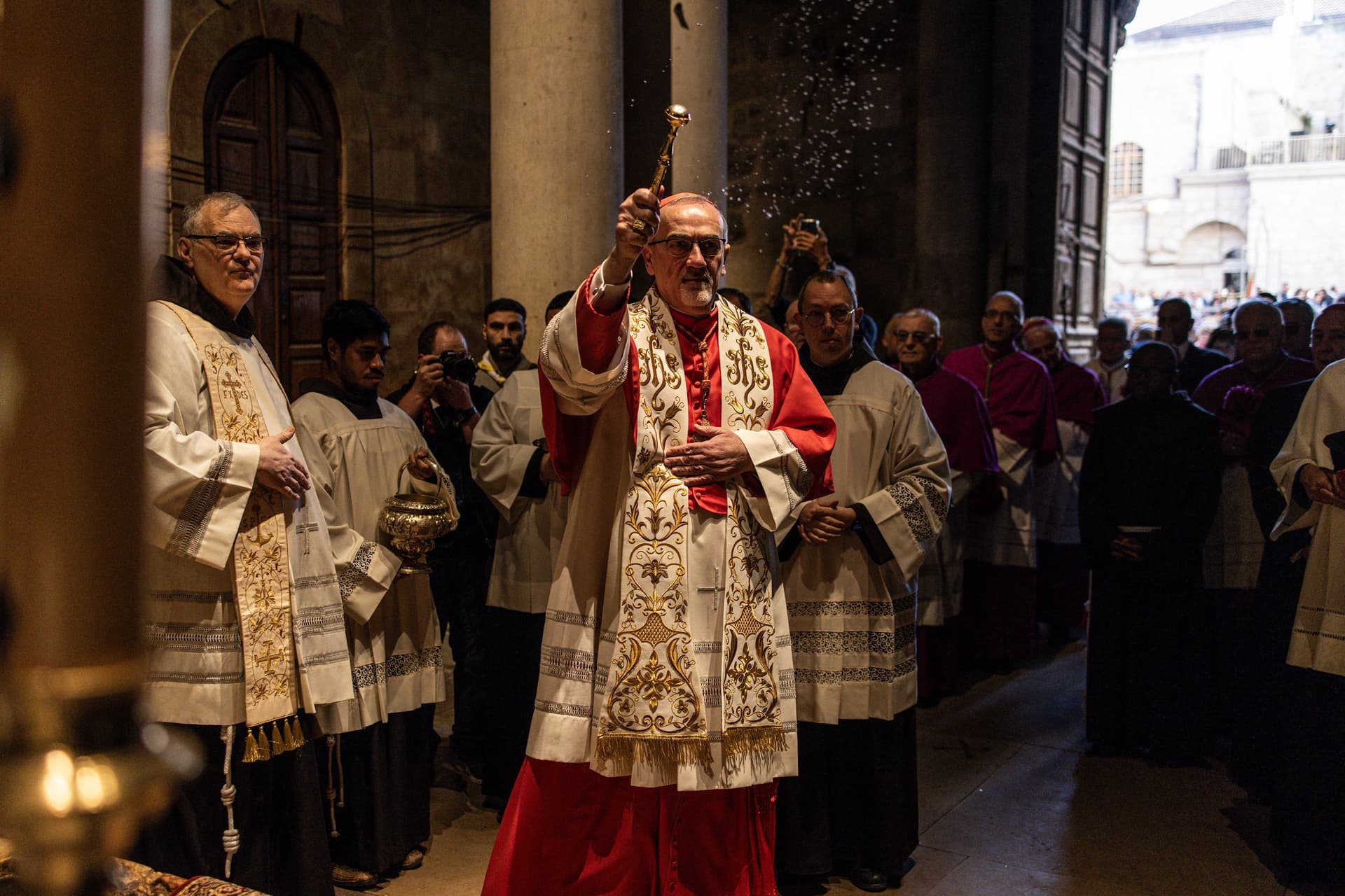 A jeruzsálemi latin pátriárka szerint téves az emberiség válasza a mai válságokra