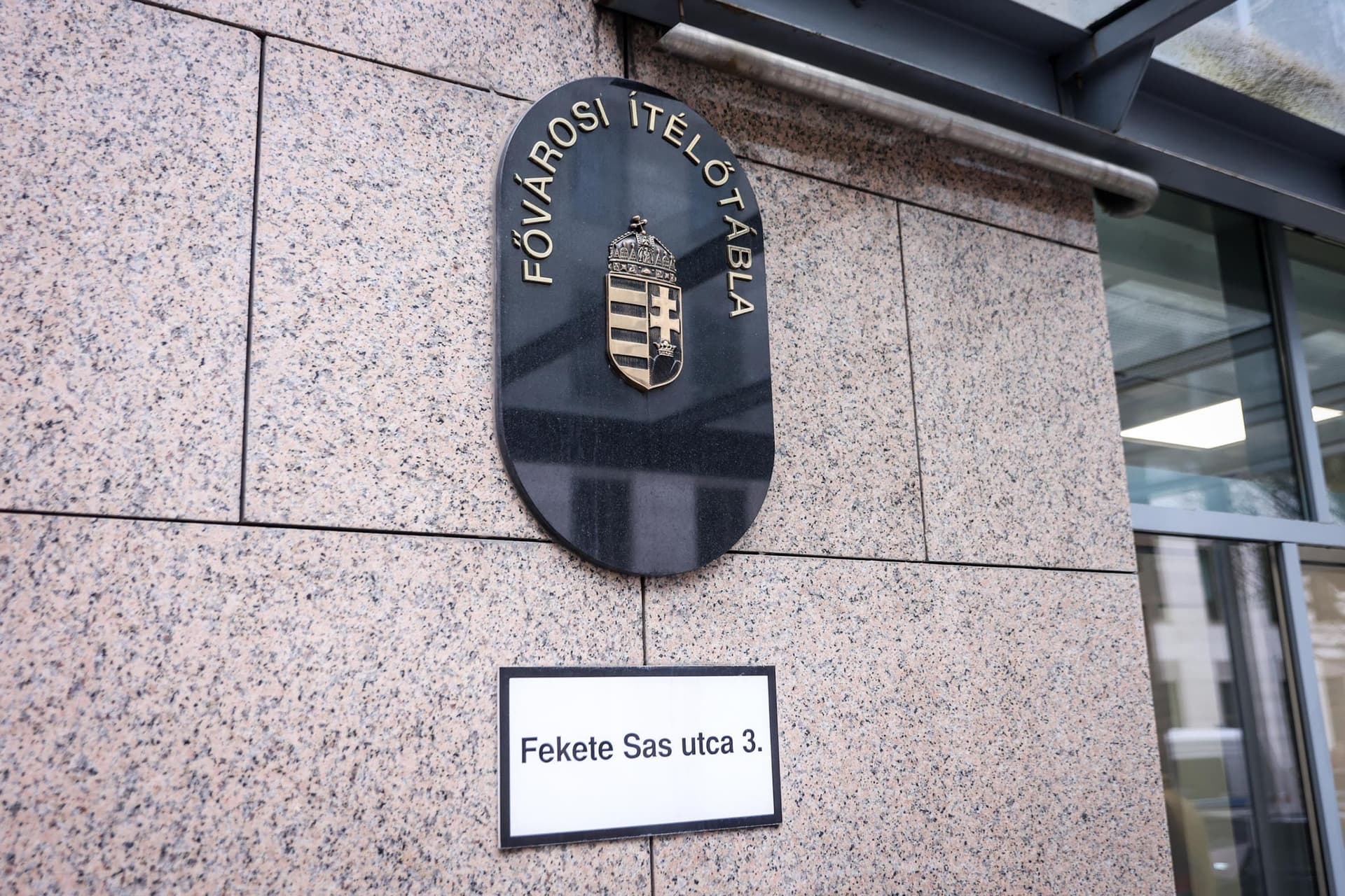 Olcsón megúszták a tömeggyilkosságok kitervelői