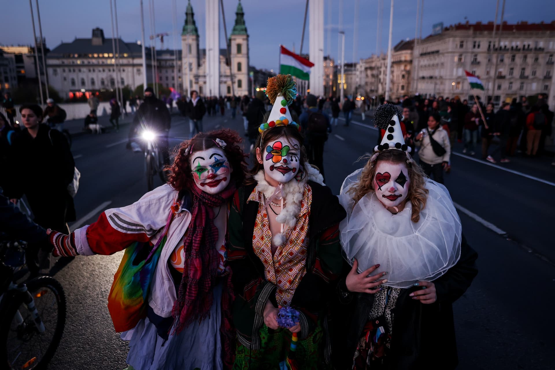 pride hídfoglalók Erzsébet híd Pride-törvény Pride törvény gyülekezési jog