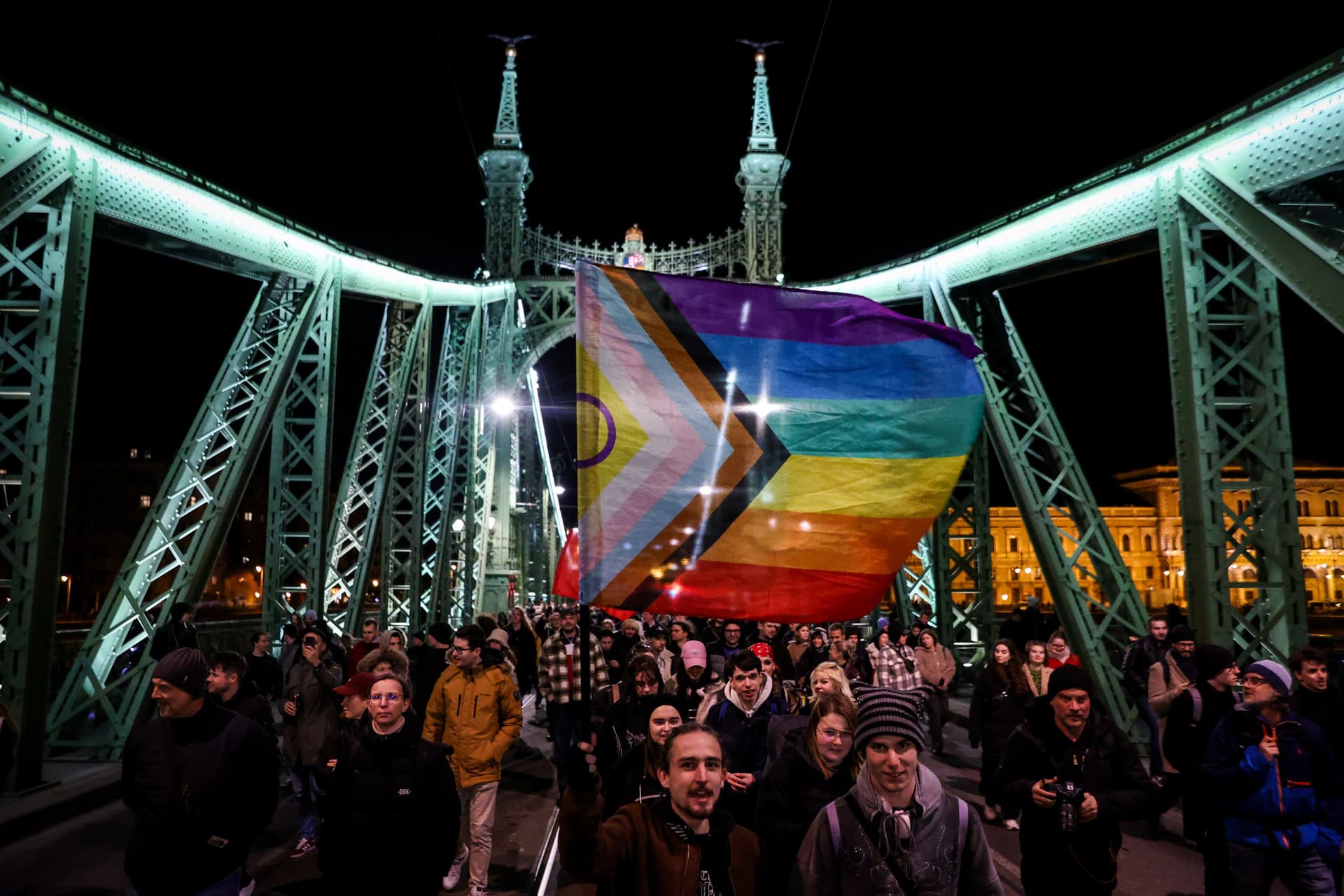 pride hídfoglalók Szabadság híd Pride-törvény Pride törvény gyülekezési jog