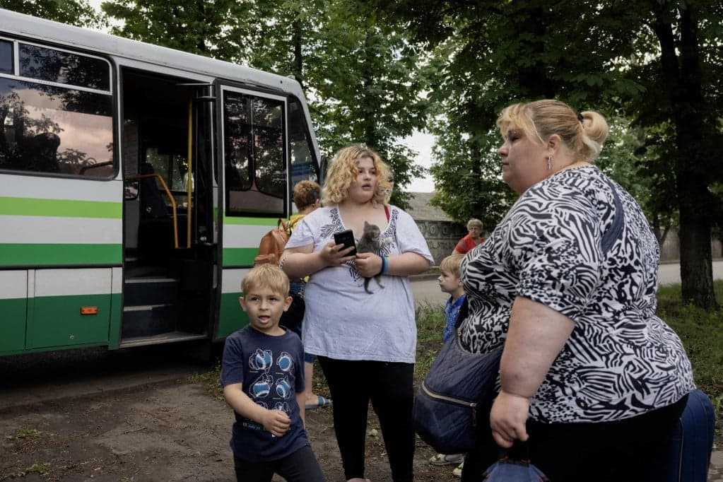 Kilenc ukrajnai faluból evakuálják a gyerekeket