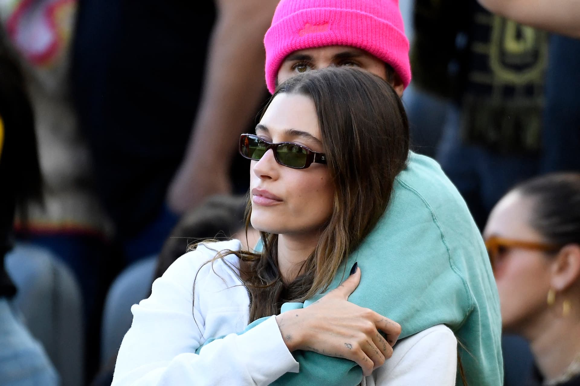 Hailey Bieber fontos hírt közölt kisfiáról