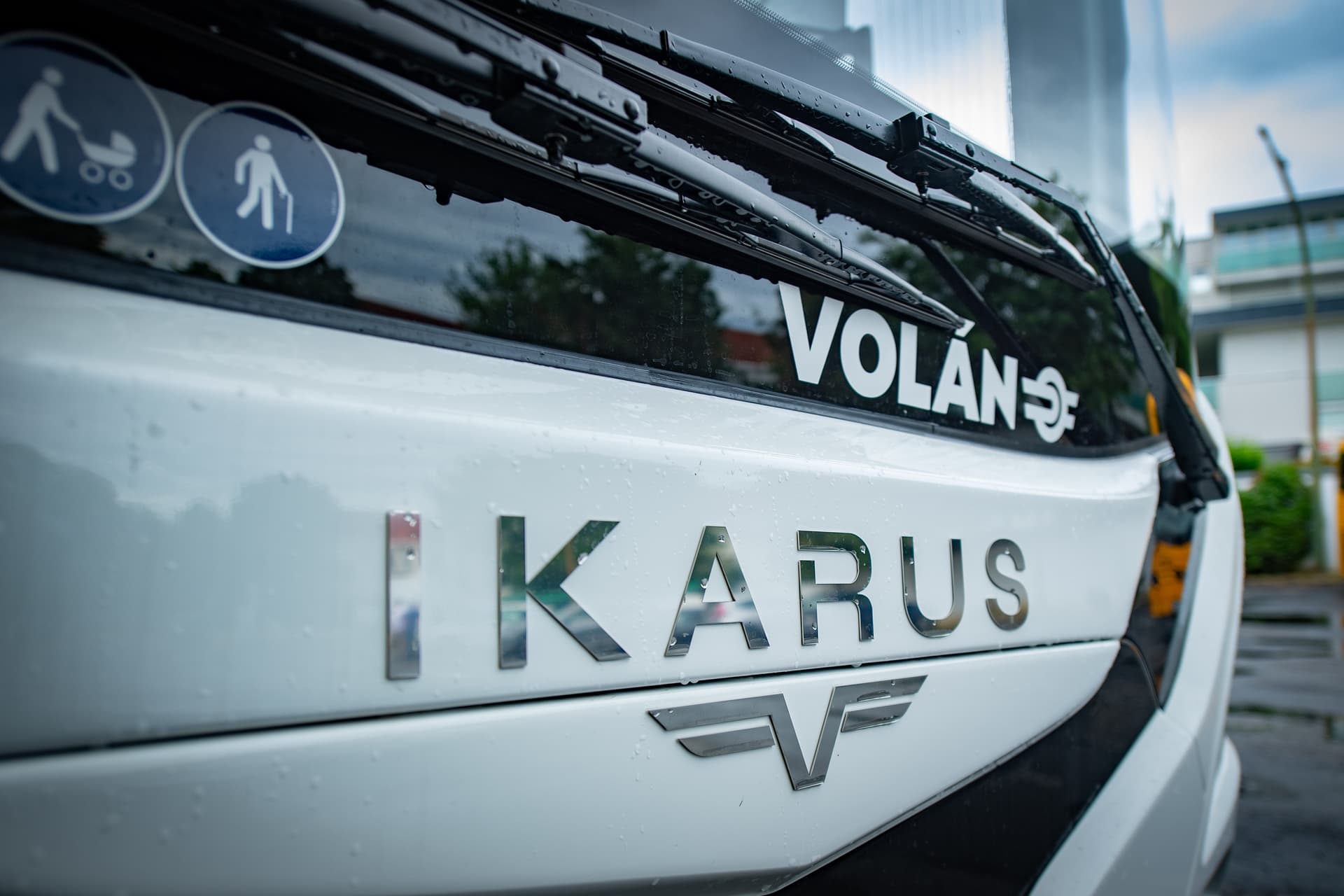 Elektromos Ikarus busz átadása Hajdúszoboszlón