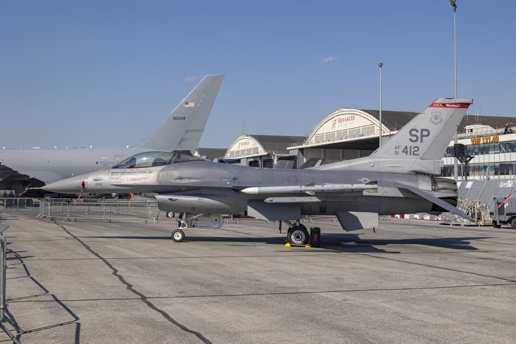 Az ukránok okos módszert találtak ki F-16-osaik védelmére