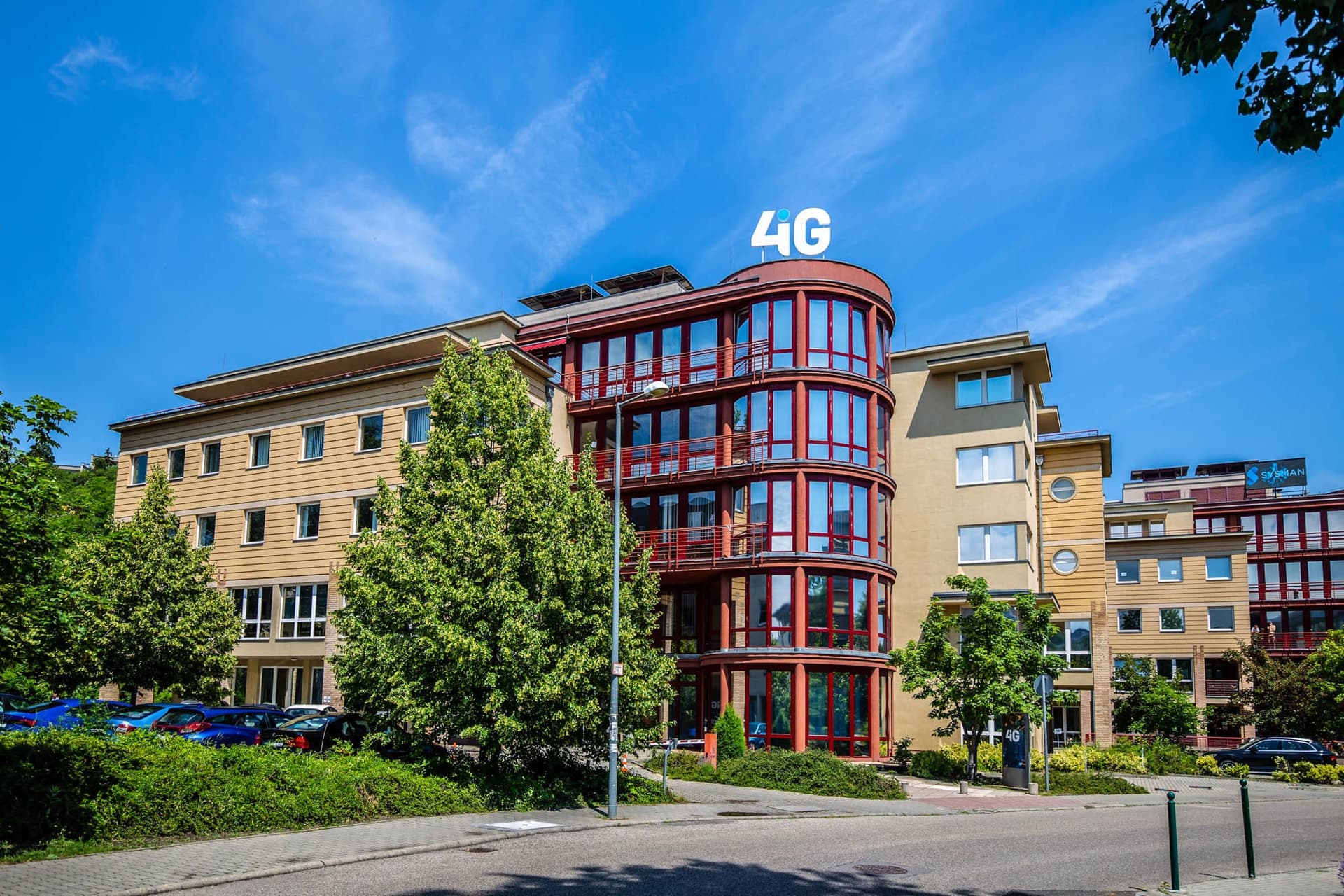 A 4iG és az Eutelsat megállapodott a magyar HUSAT műholdprogram pályahasználatáról