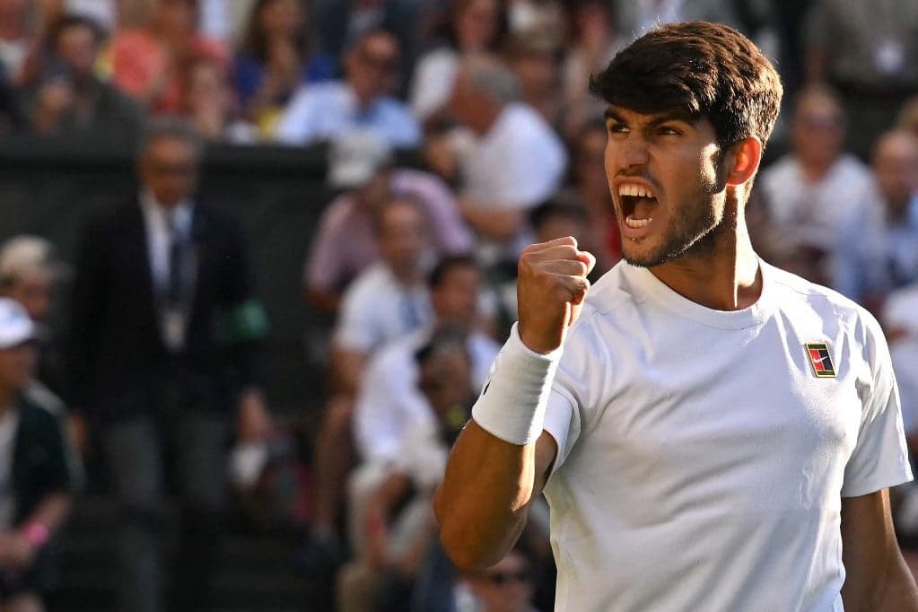 Wimbledoni döntőben a címvédő Carlos Alcaraz