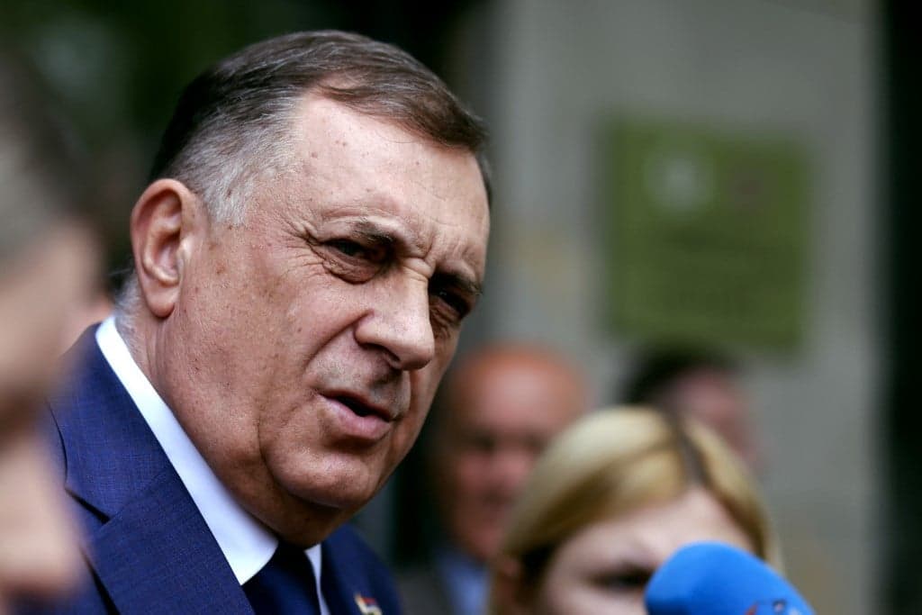 Milorad Dodik lemondott a boszniai Szerb Köztársaság elnöki jogköreiről