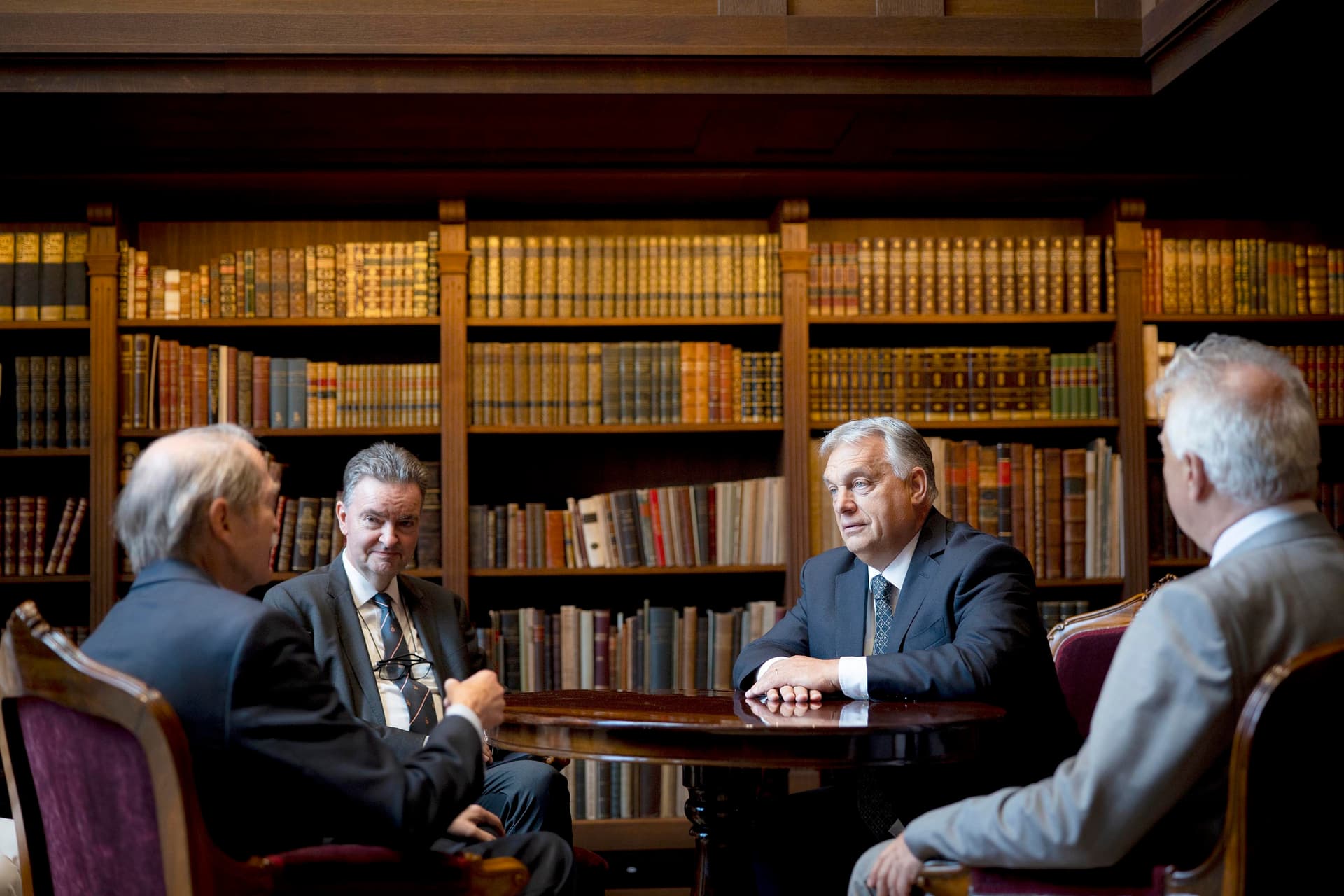 Hivatalos látogatáson Orbán Viktornál