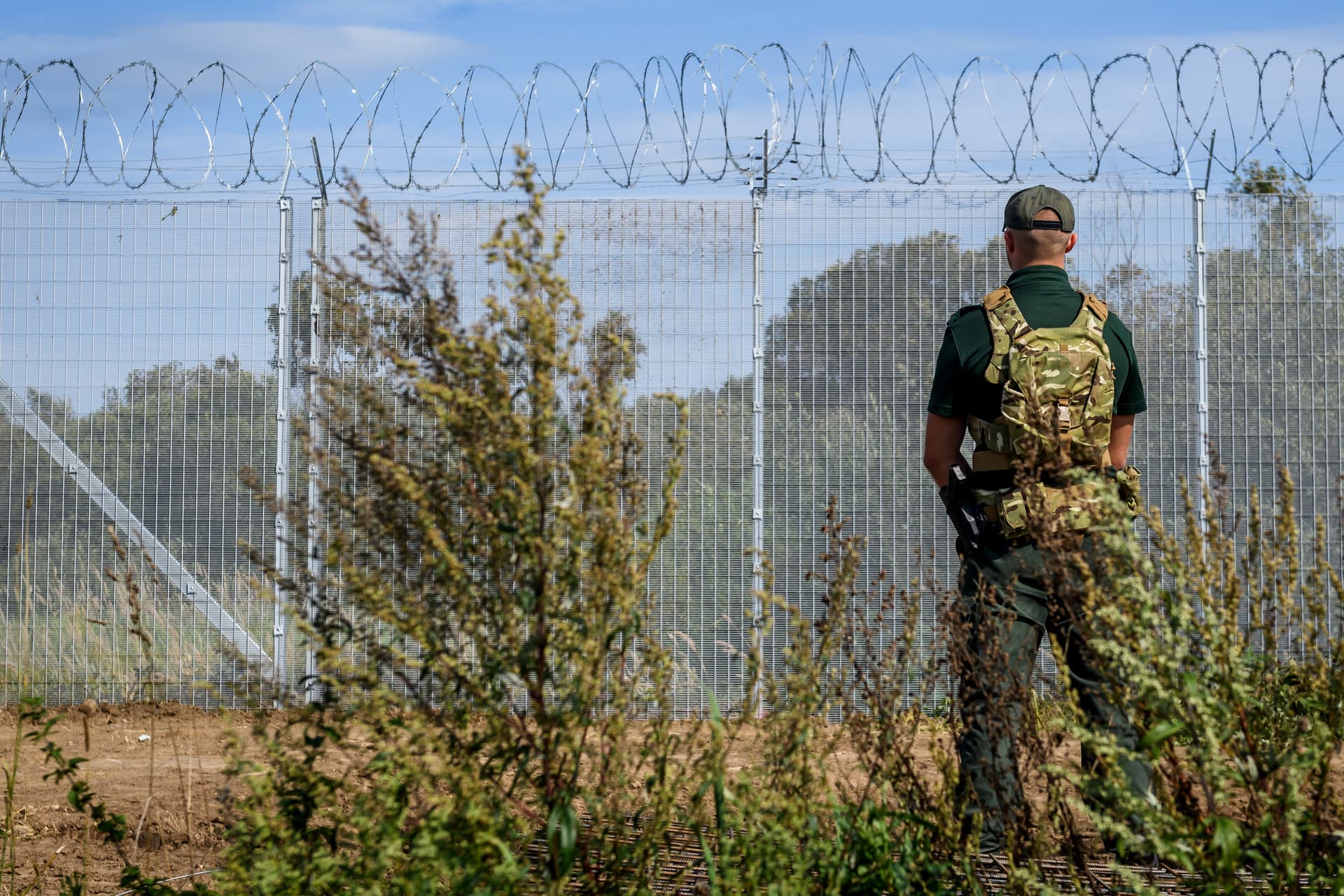 „Embertelen barbárság és nácizmus az oroszok kiutasítása Lettországból”